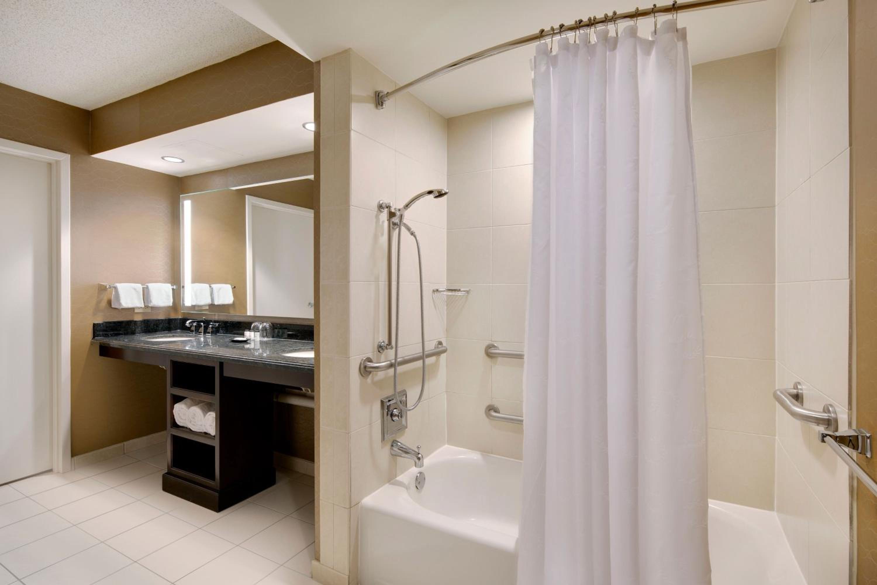  Executive Double Bed Suite  - Photo 6