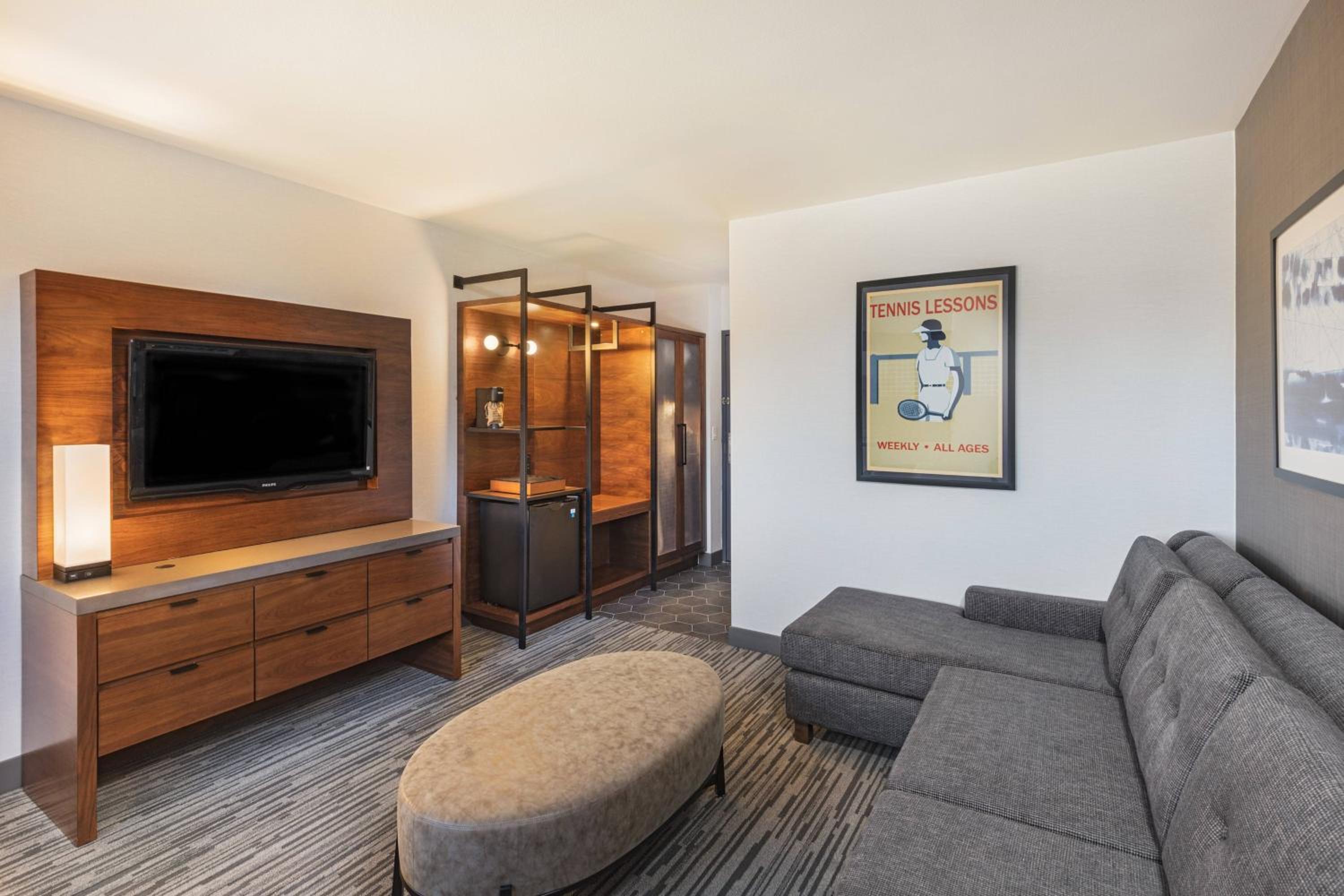 King Parlor Suite