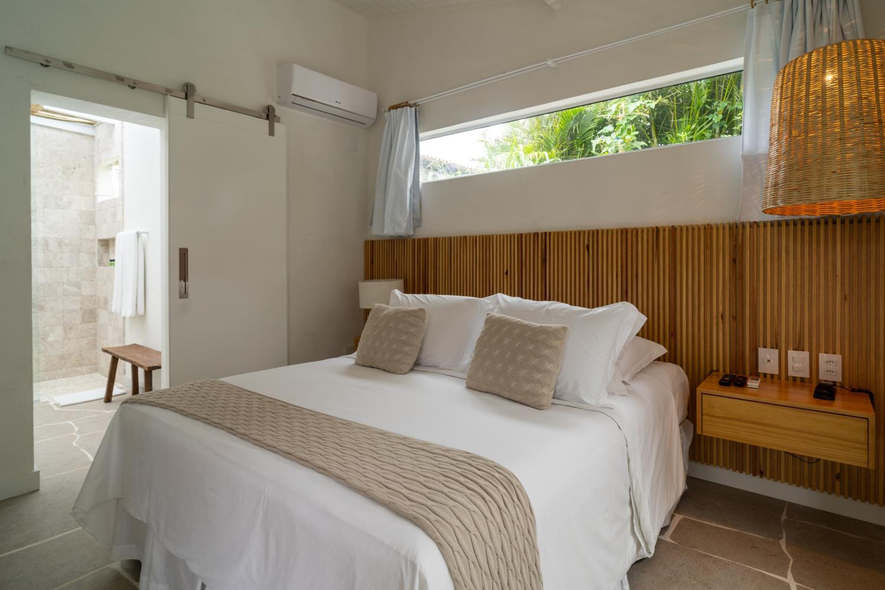 Standard Double Room - Photo 11