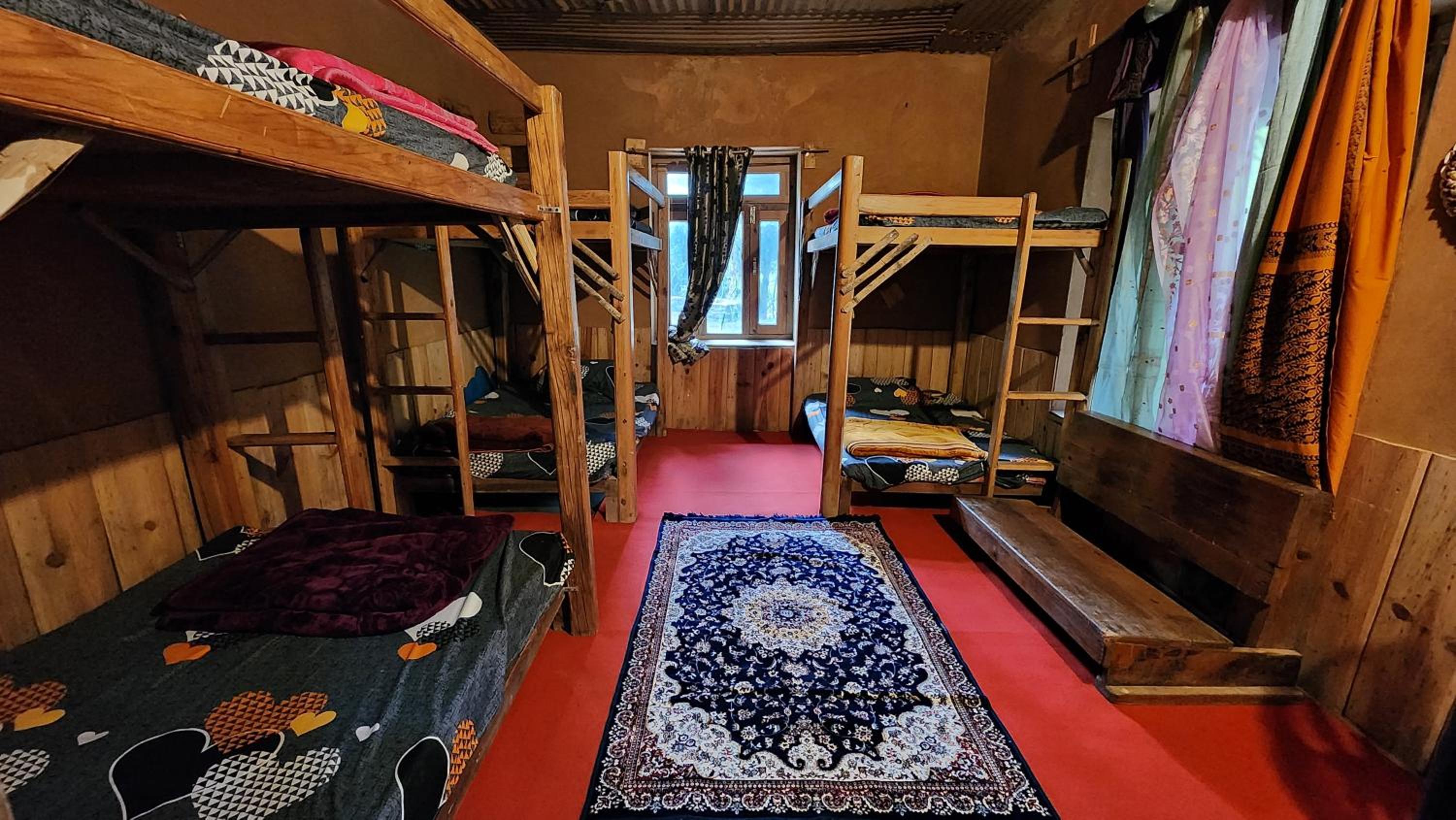 Bed in 6-Bed Mixed Dormitory Room photo 1