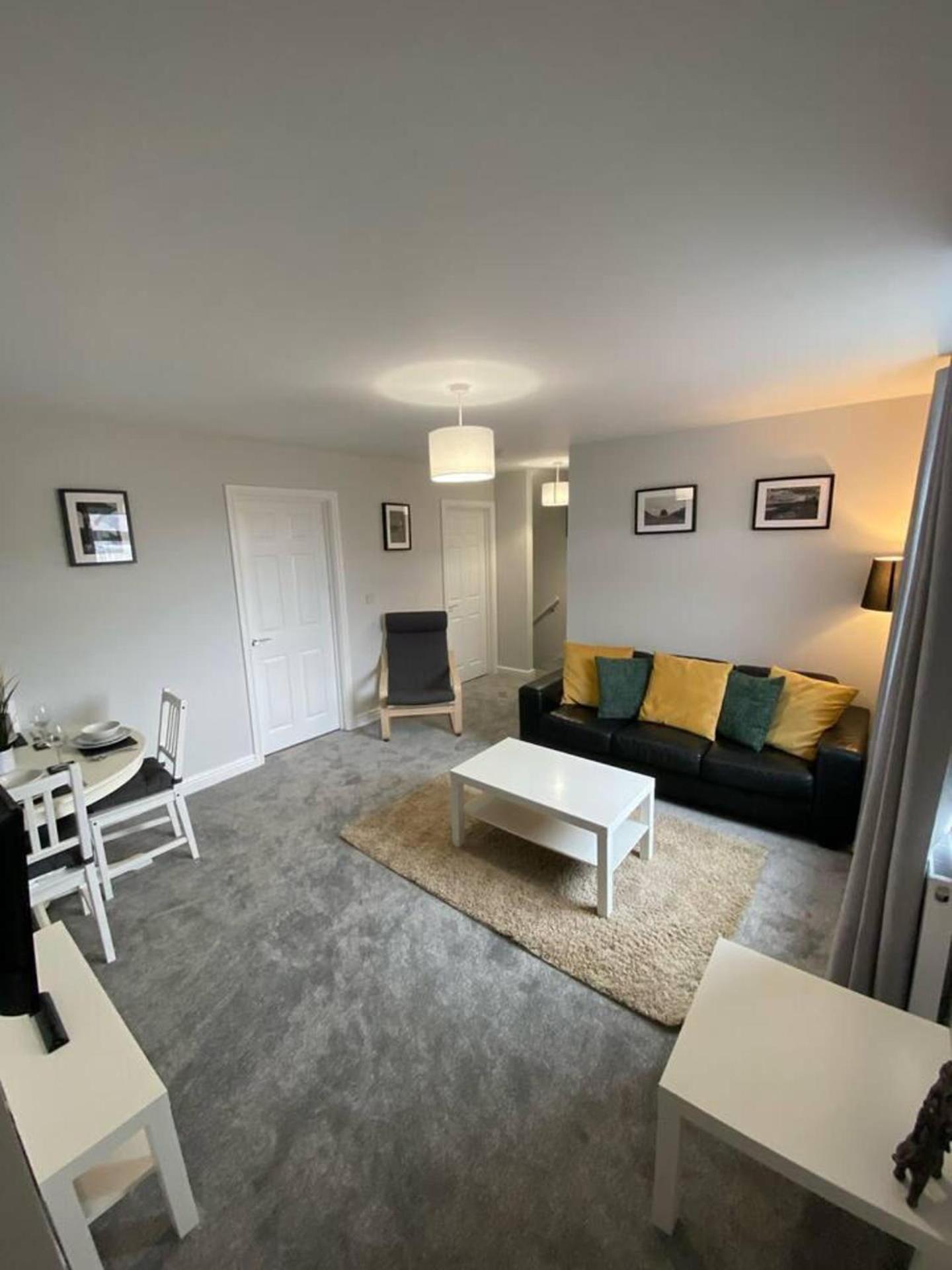 Apartment photo 2