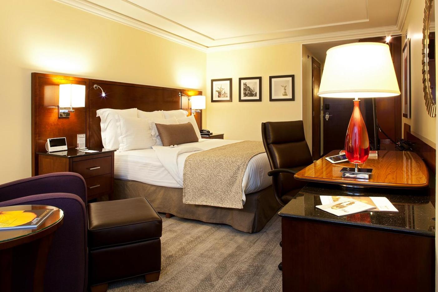 Deluxe King Room - Photo 3