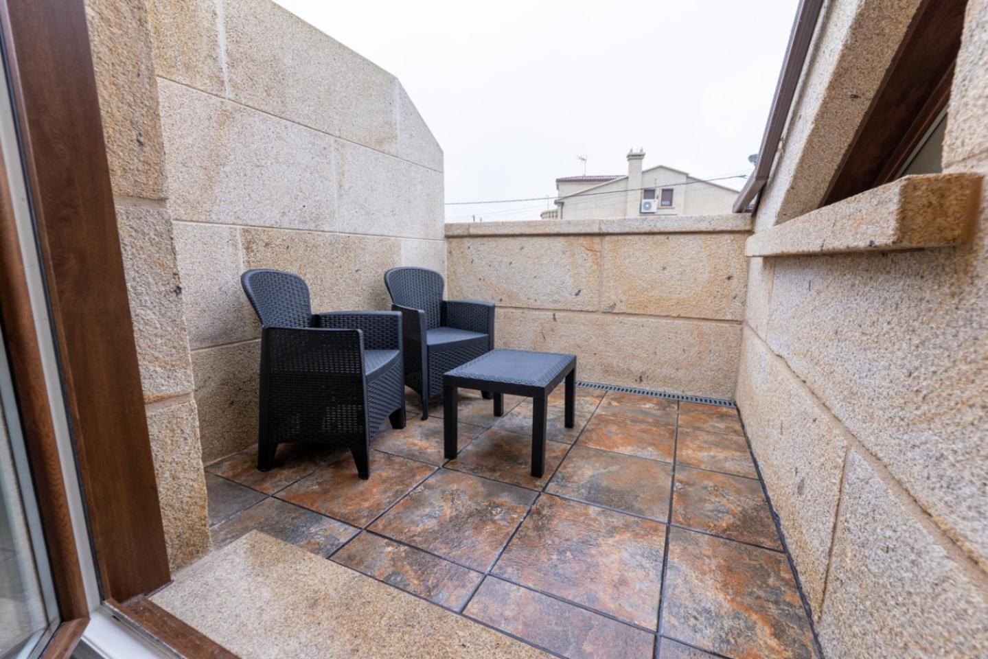 Deluxe Double Room with Balcony photo 3