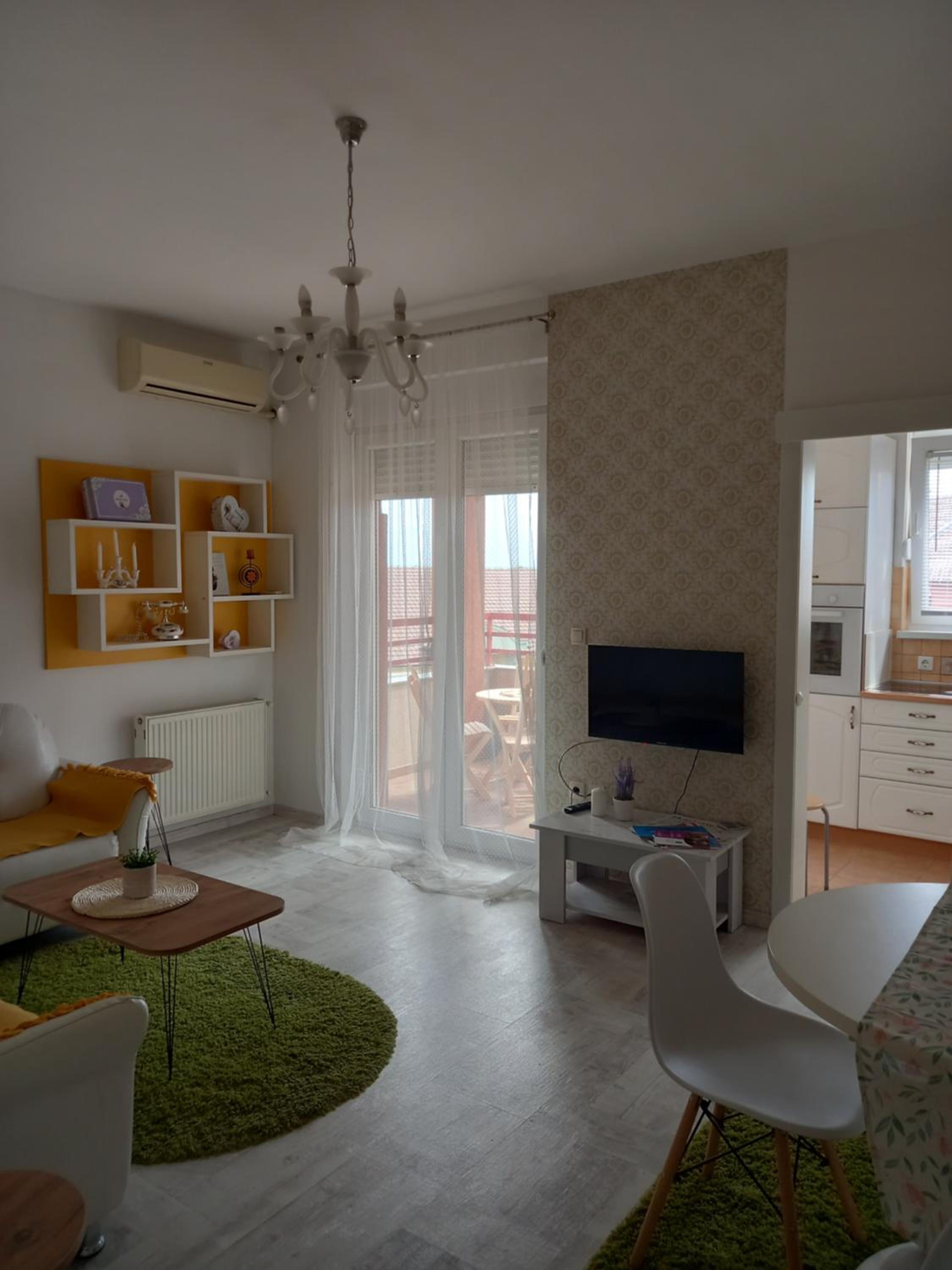 One-Bedroom Apartment photo 2