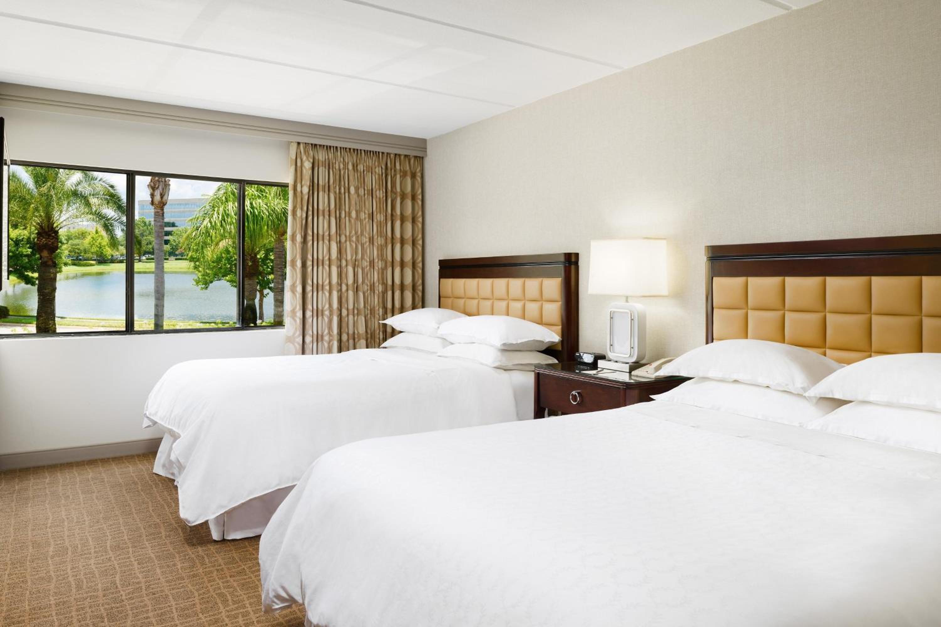 1 Bedroom Suite, 2 Queen, Sofa bed