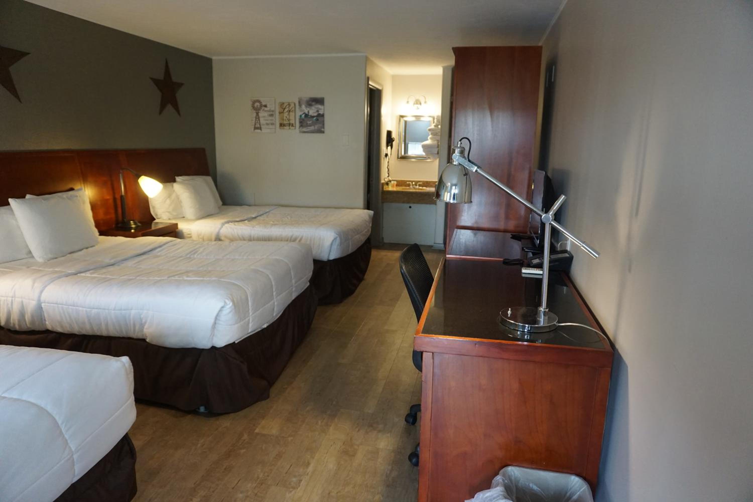 Room with Three Double Beds photo 2