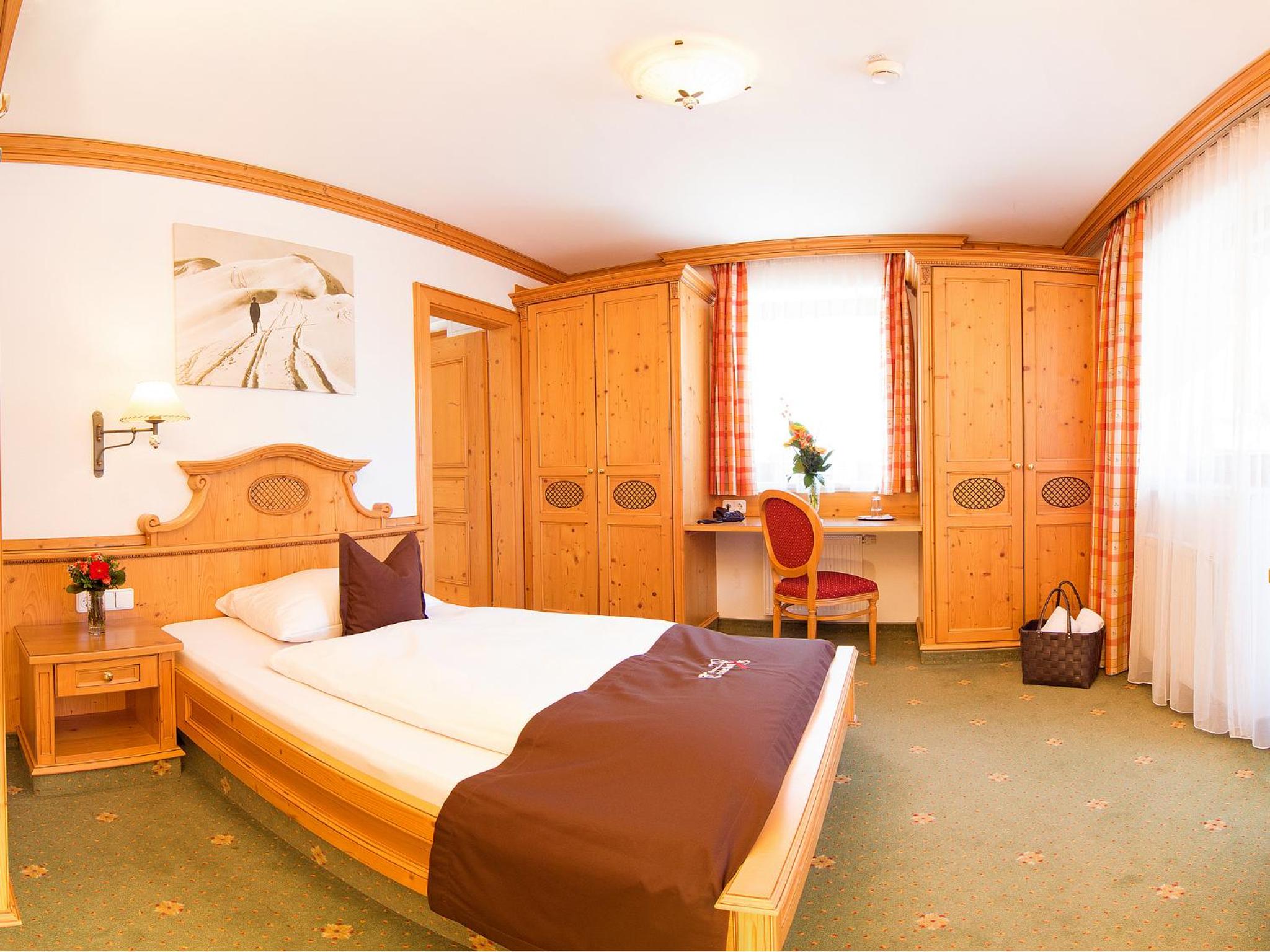 Single Room with Street View photo 1
