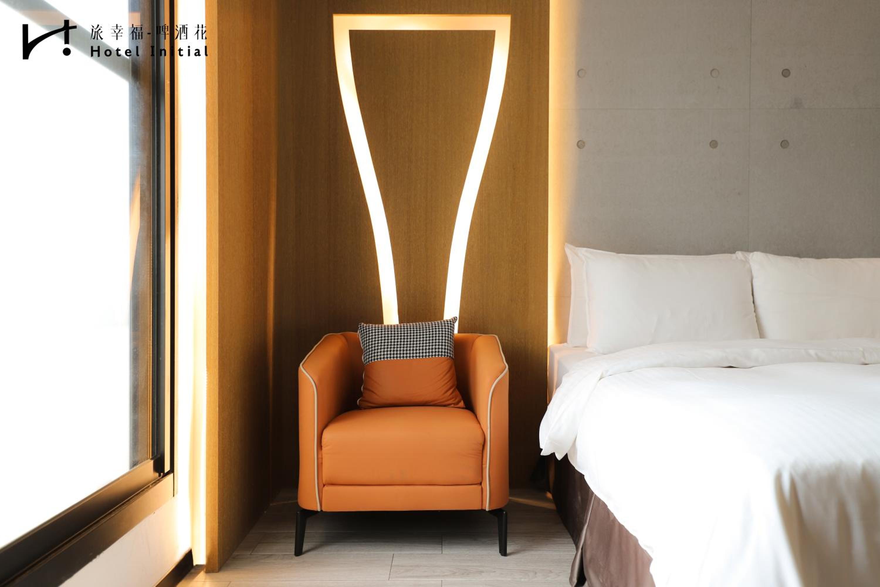 Deluxe Quadruple Room with Balcony thumbnail 6