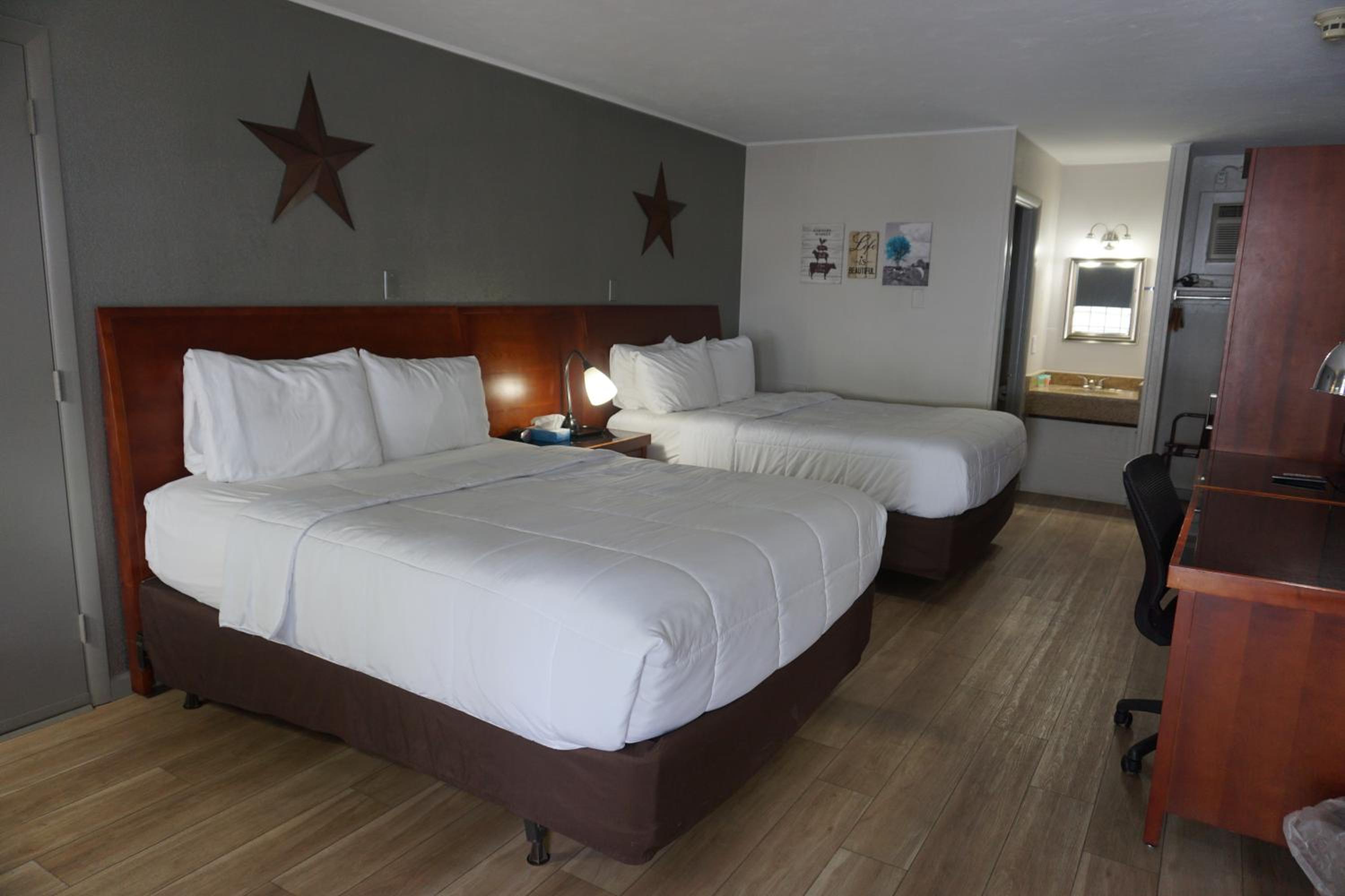 Double Room with Two Double Beds - Non-Smoking - Photo 6
