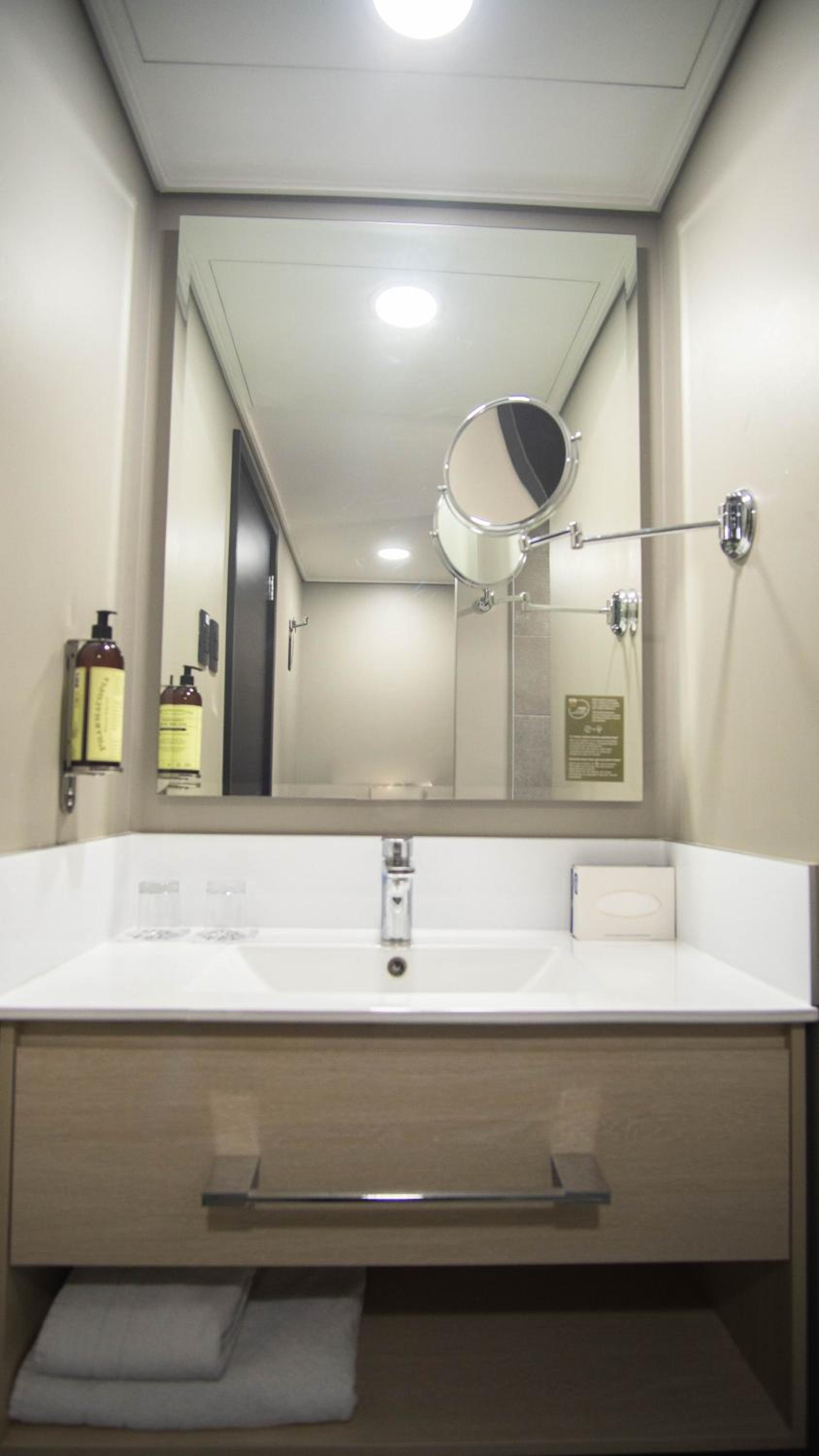 Superior Queen Room - Photo 17