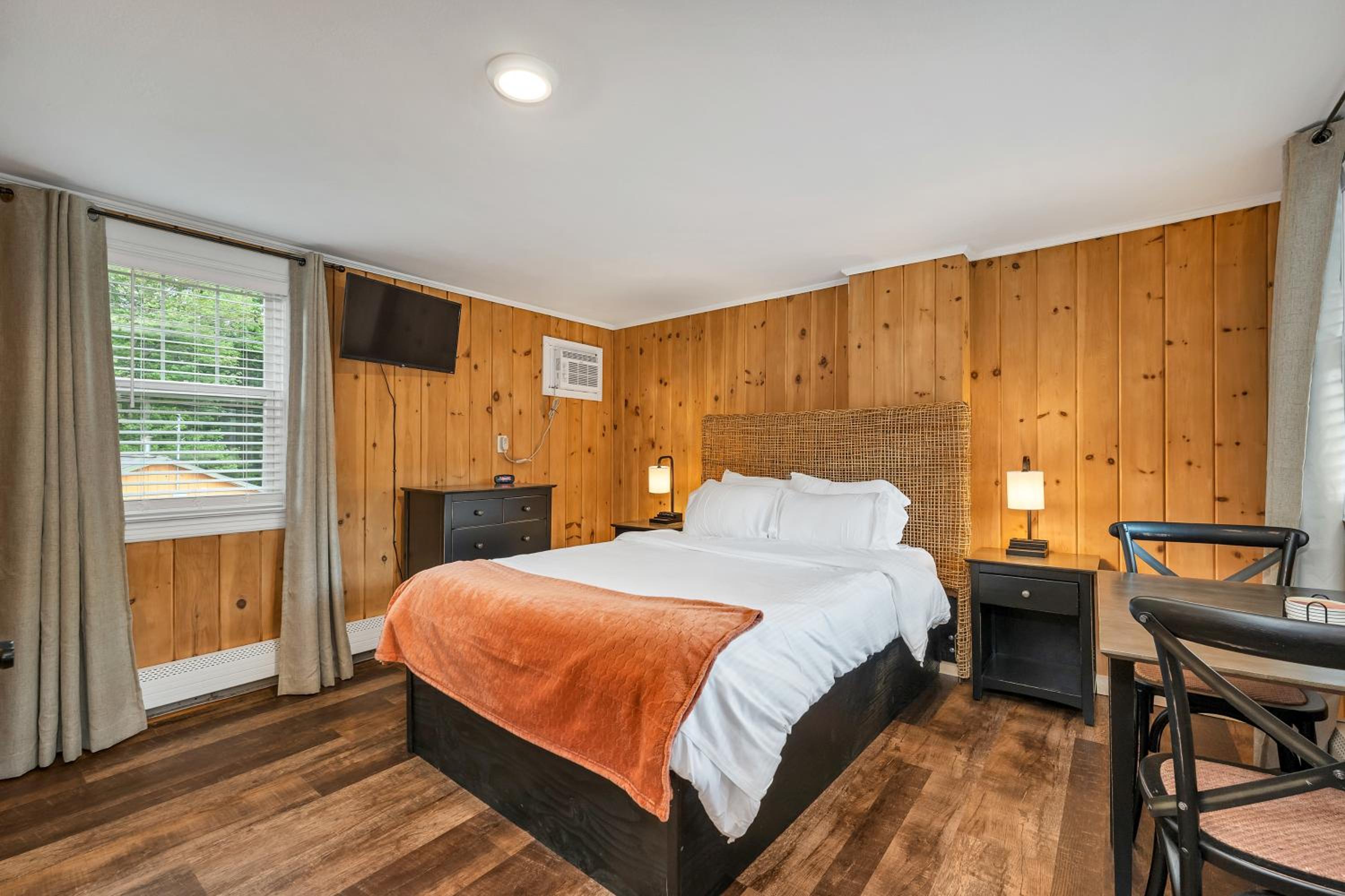 Queen Room
