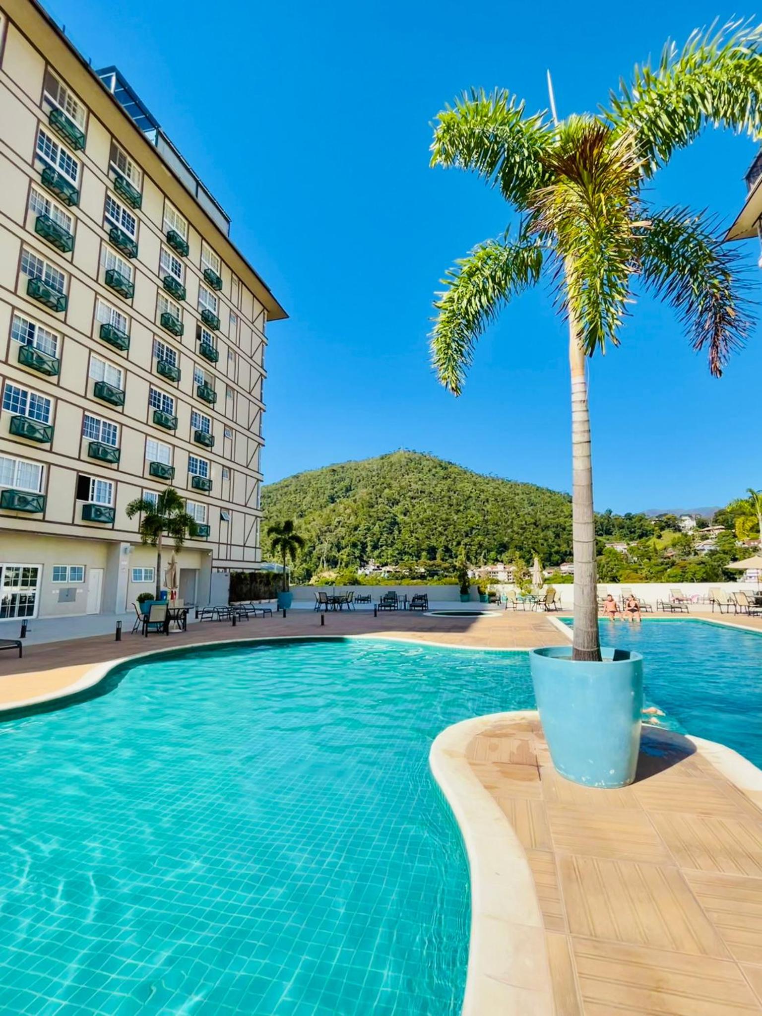 Apartment with Mountain View photo 3