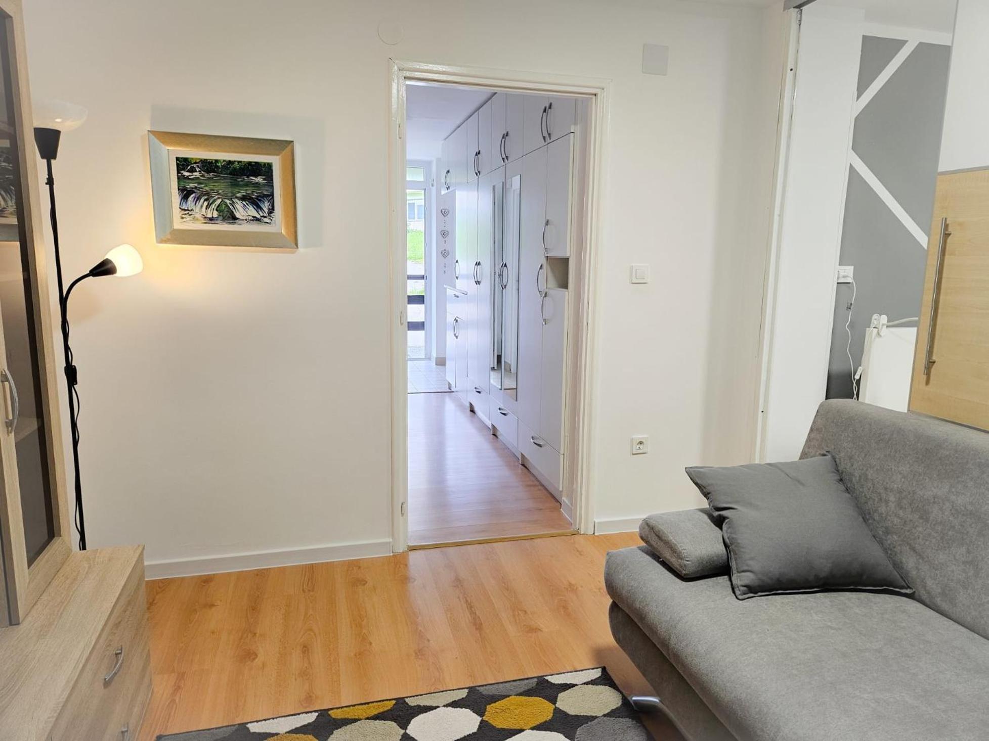 One-Bedroom Apartment photo 2