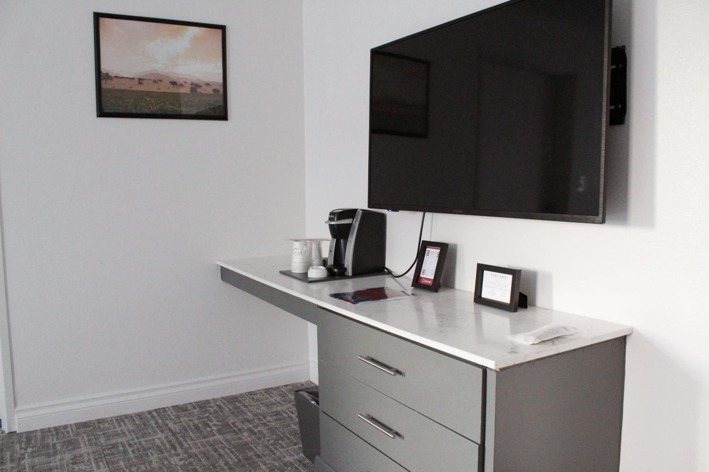 King Suite - Photo 2