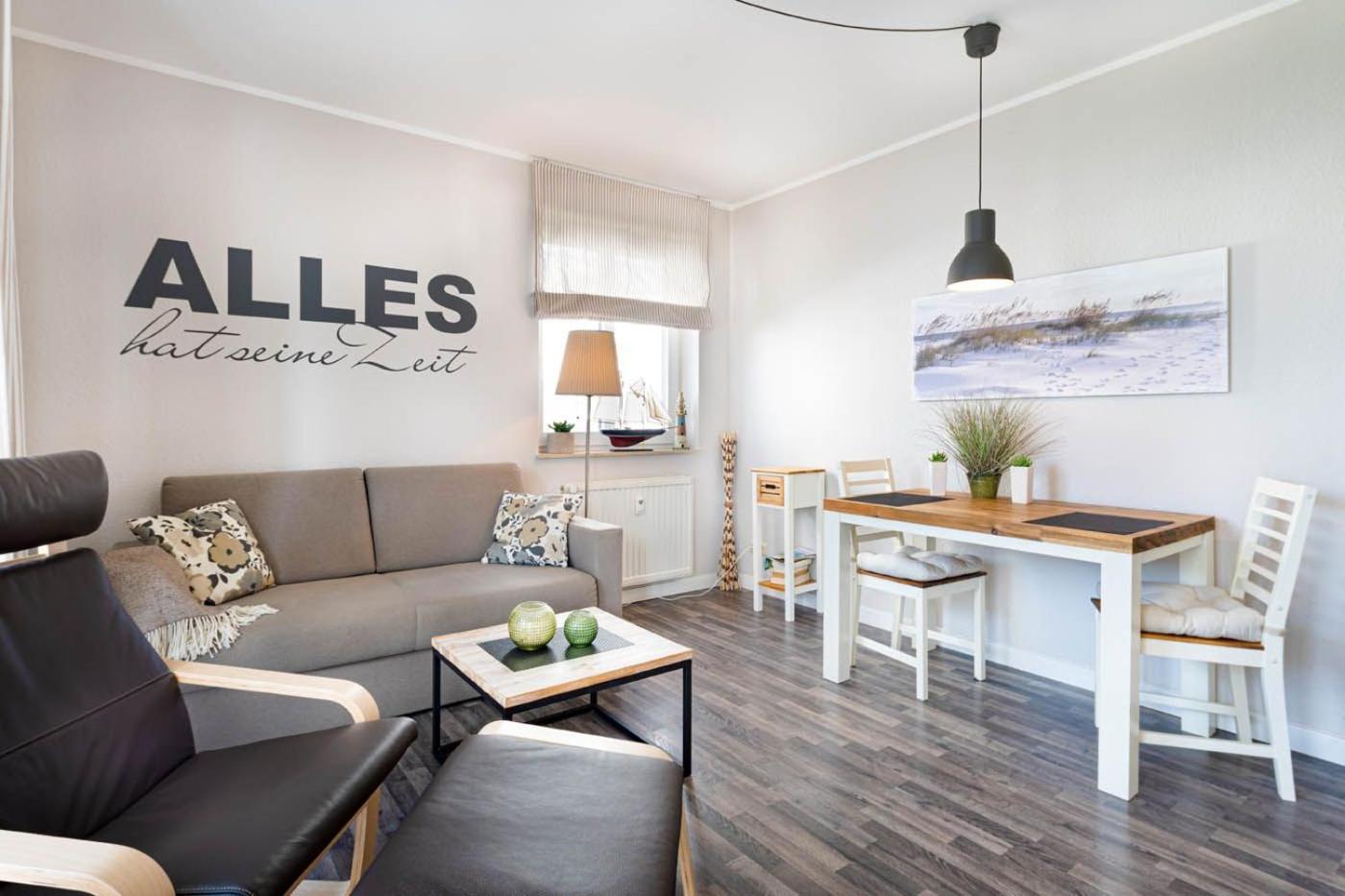 One-Bedroom Apartment with Balcony photo 2
