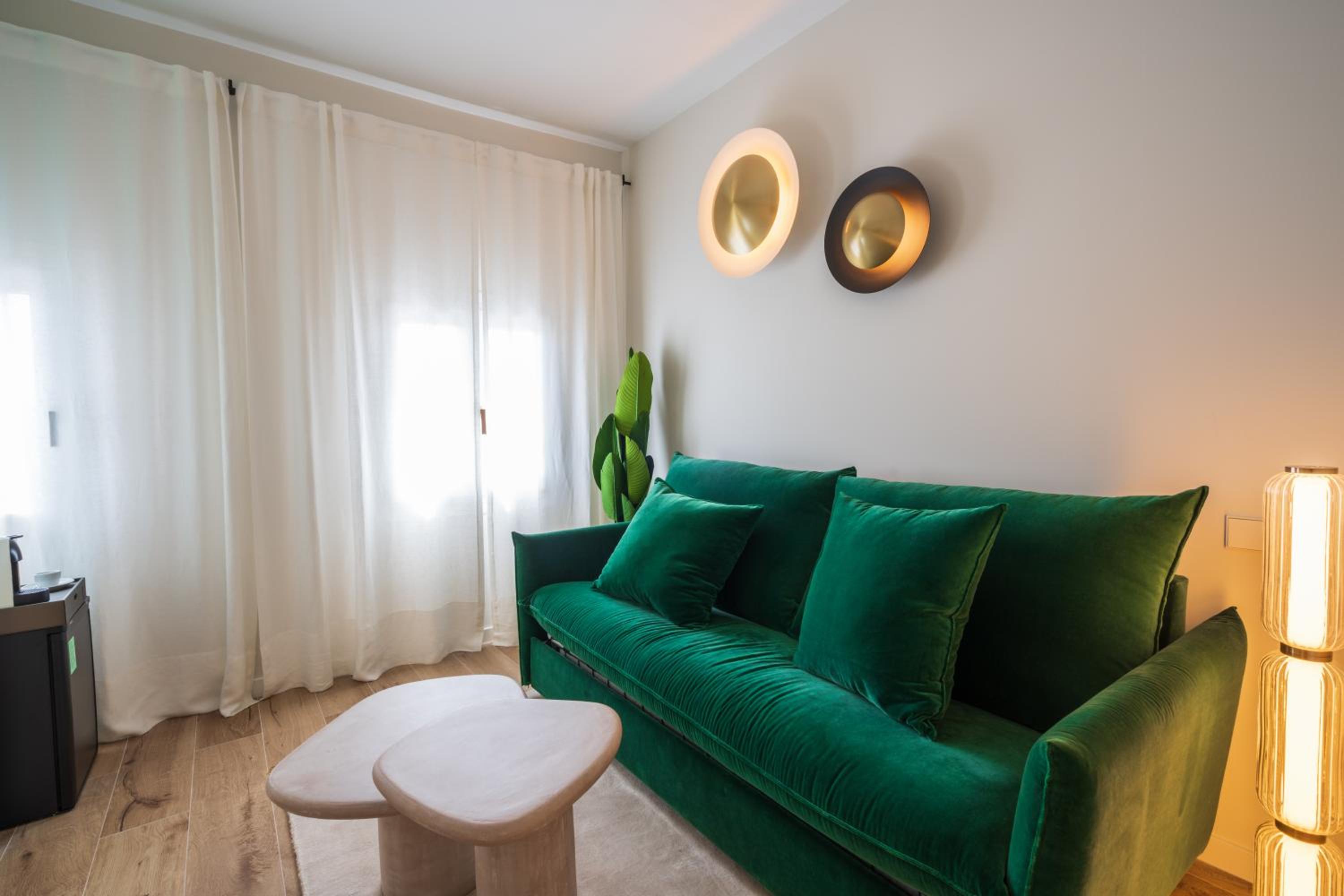 Deluxe Junior Suite photo 3