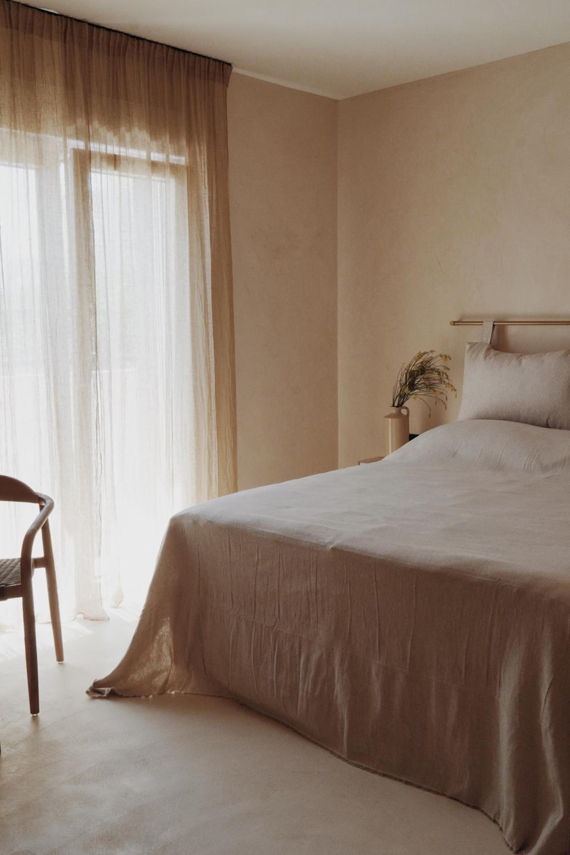 Classic Double Room with Balcony - Photo 1