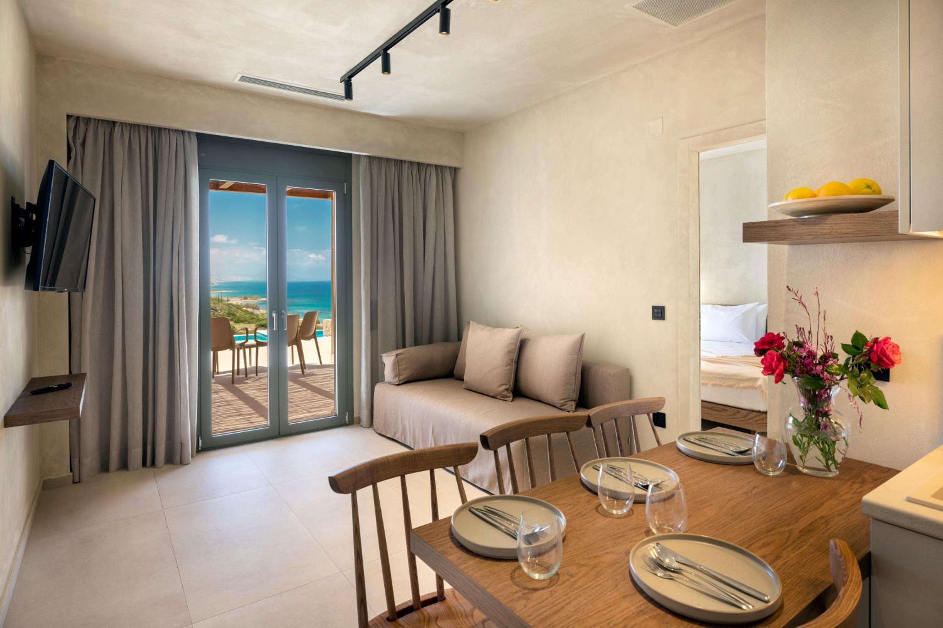 Superior One Bedroom Apartment with Individual Pool & Sea View
