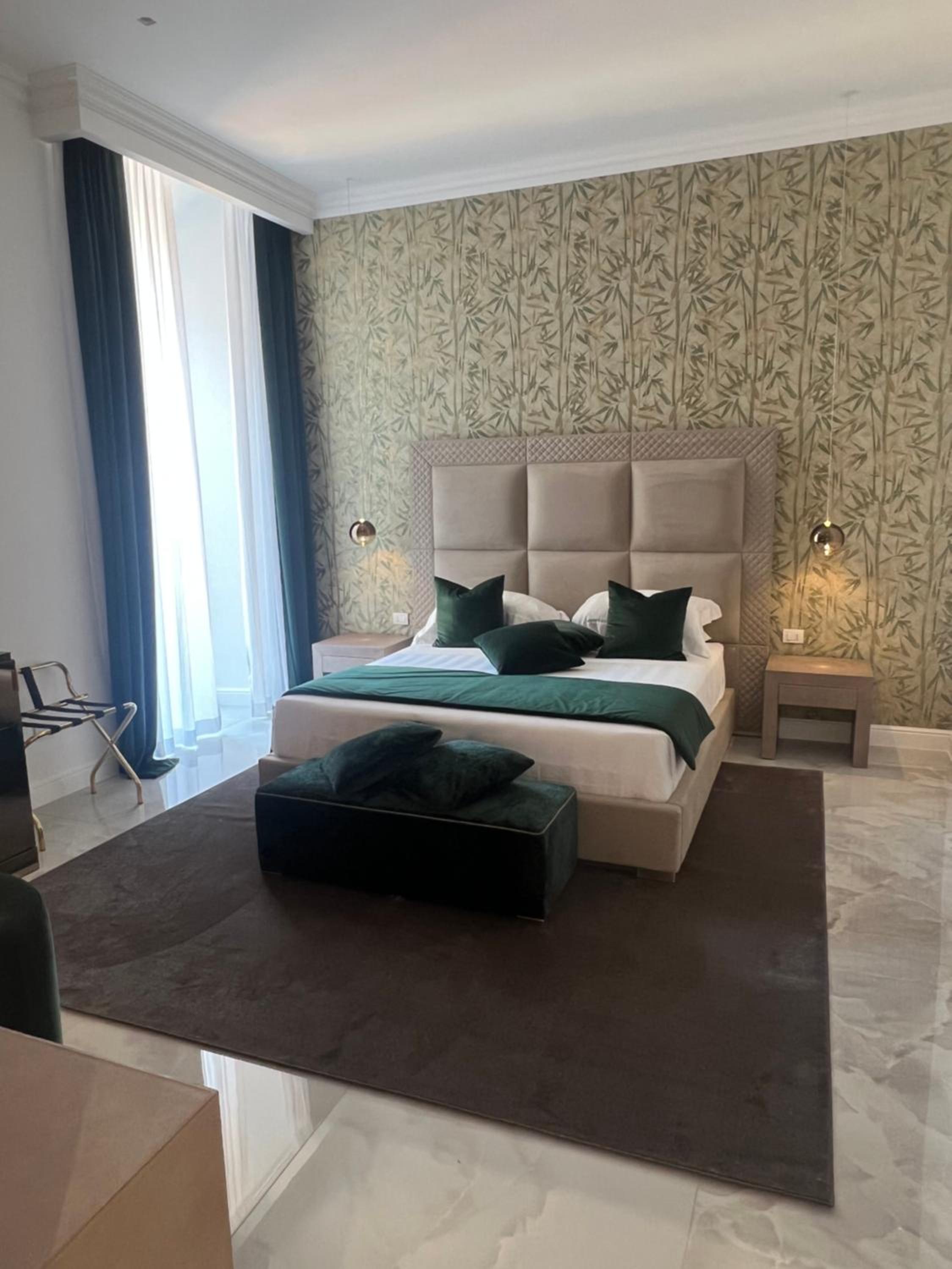 Superior Double Room thumbnail 6