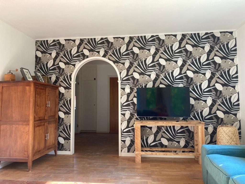 Three-Bedroom House photo 1