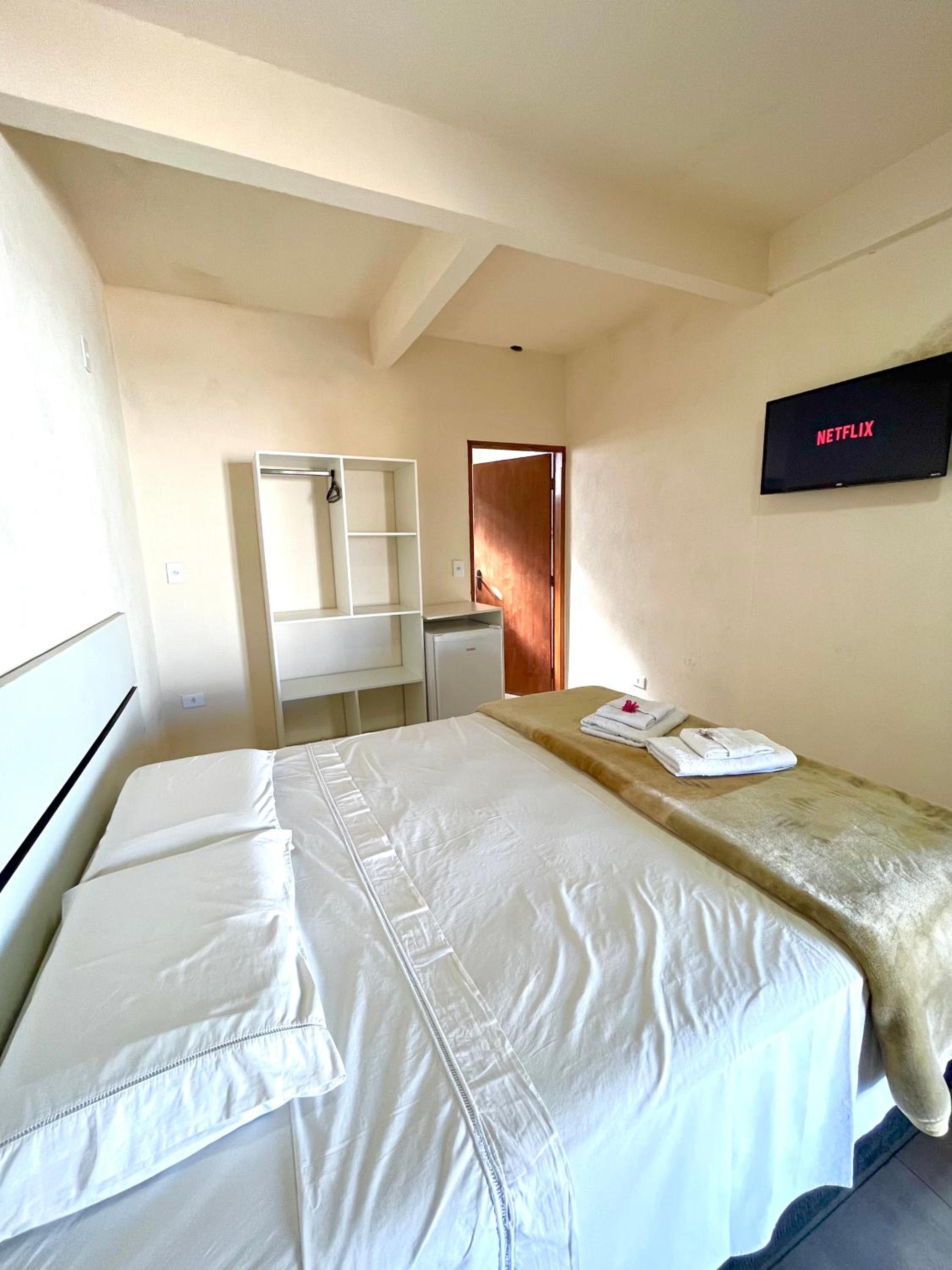 Suite - Photo 1
