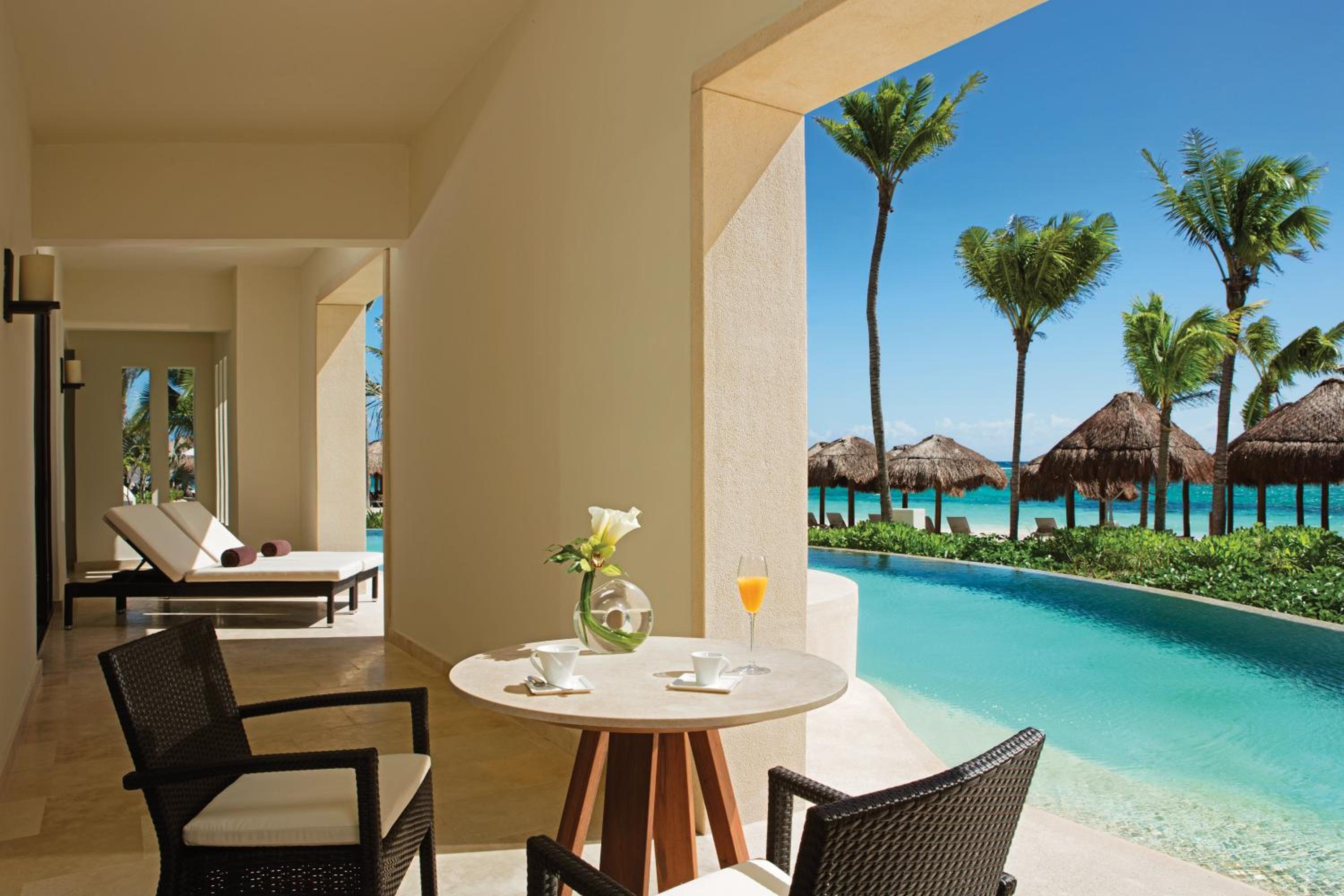 Romance Master Suite Swim Out