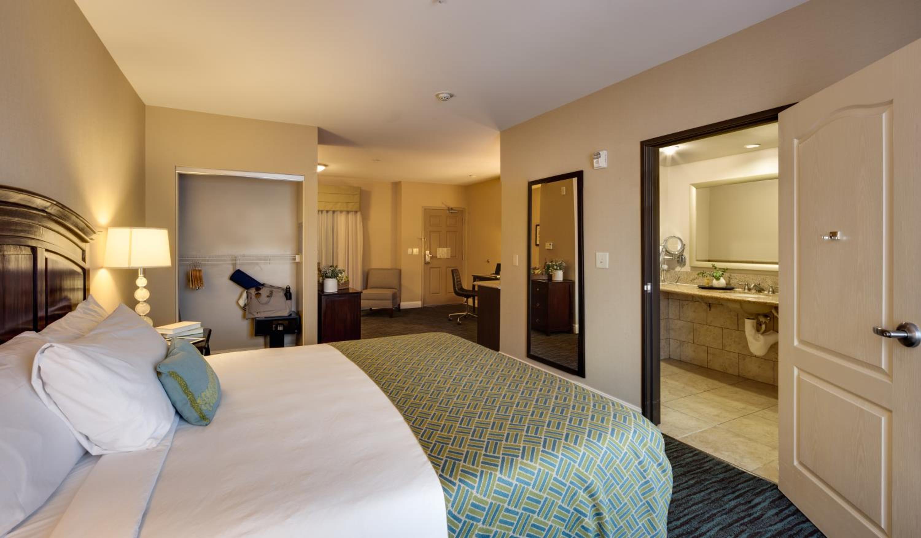 King Room - Disability Access - Photo 4