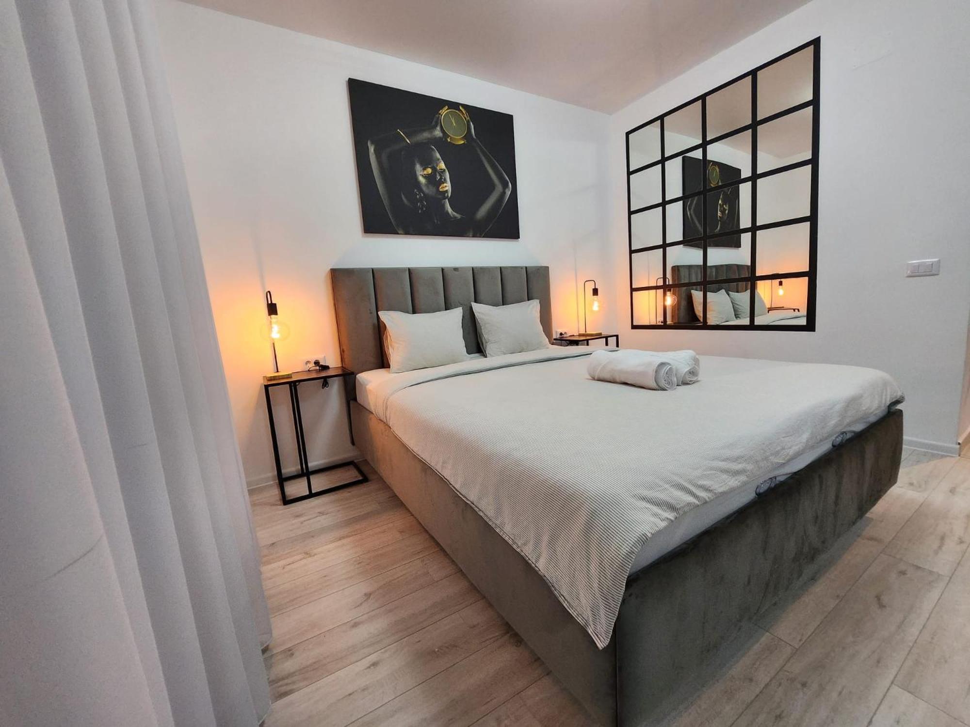 One-Bedroom Apartment photo 1