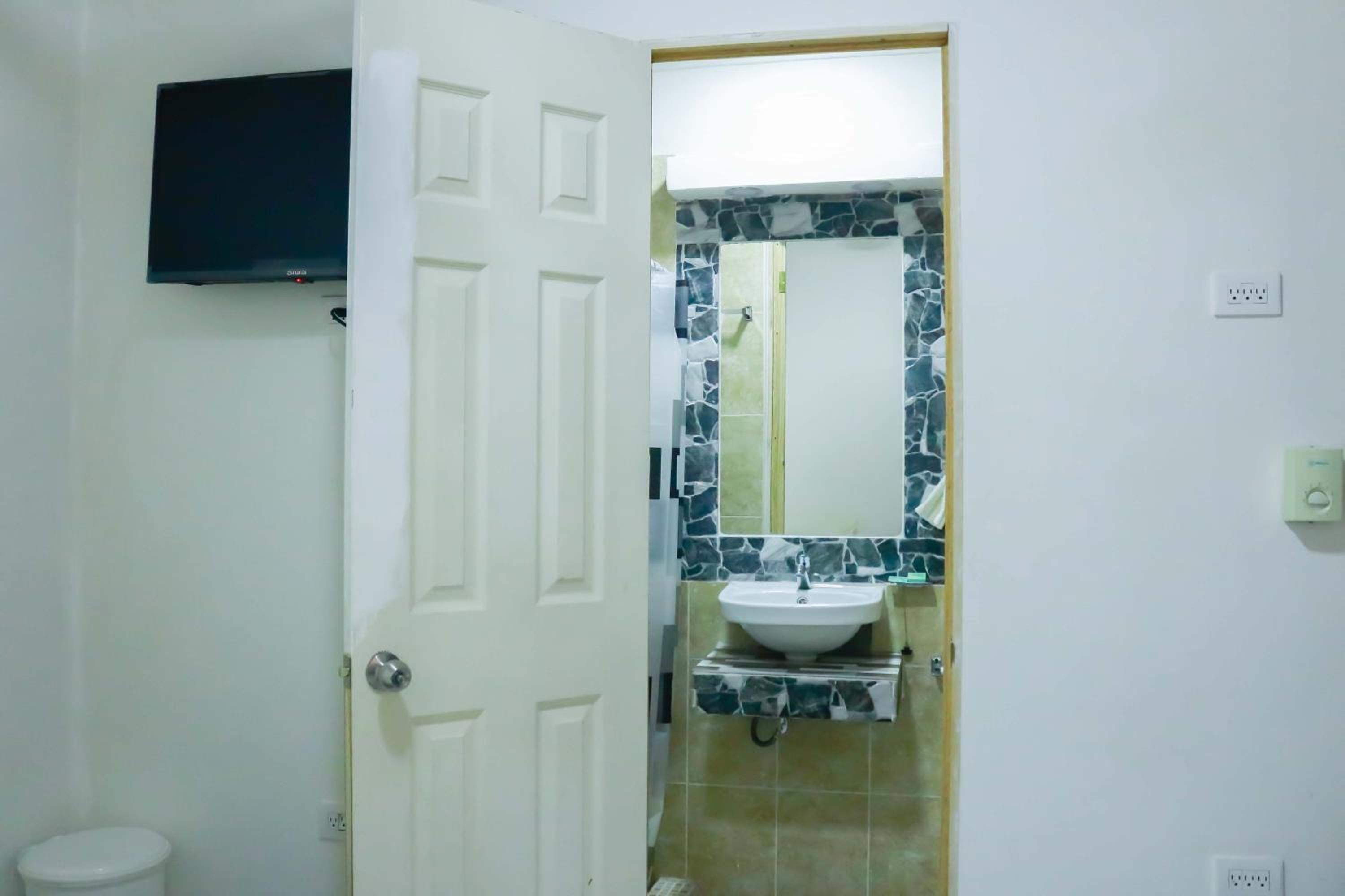 Standard Double Room with Fan photo 3