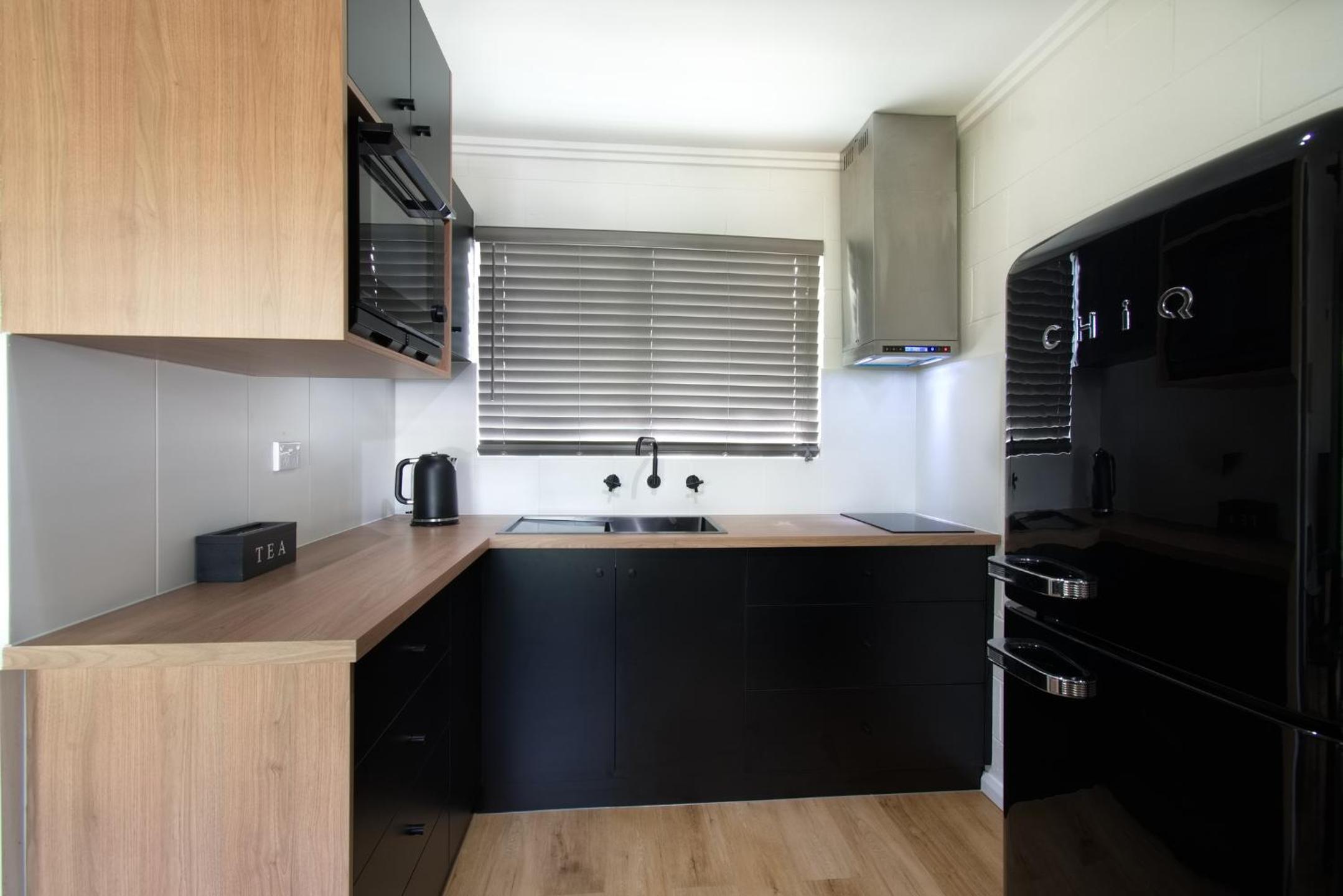 Two-Bedroom Apartment with Pool View photo 2