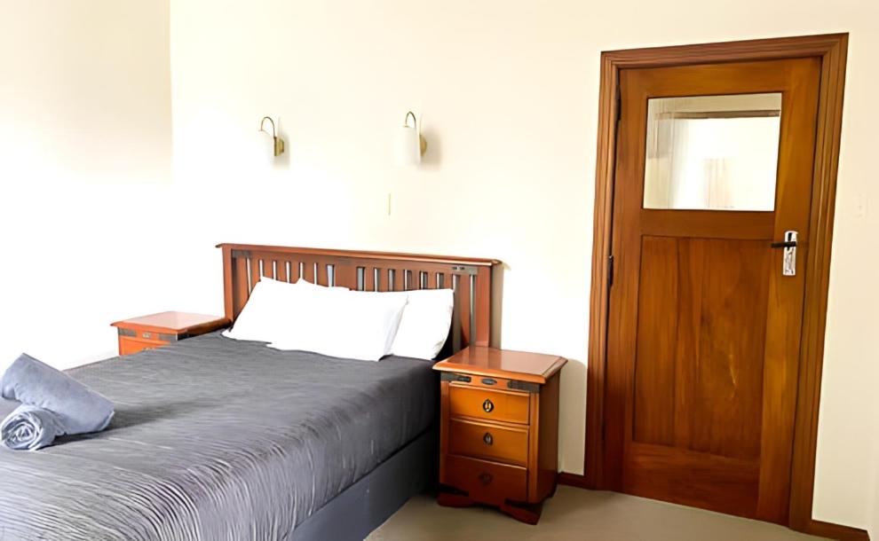 Four-Bedroom House - Photo 3