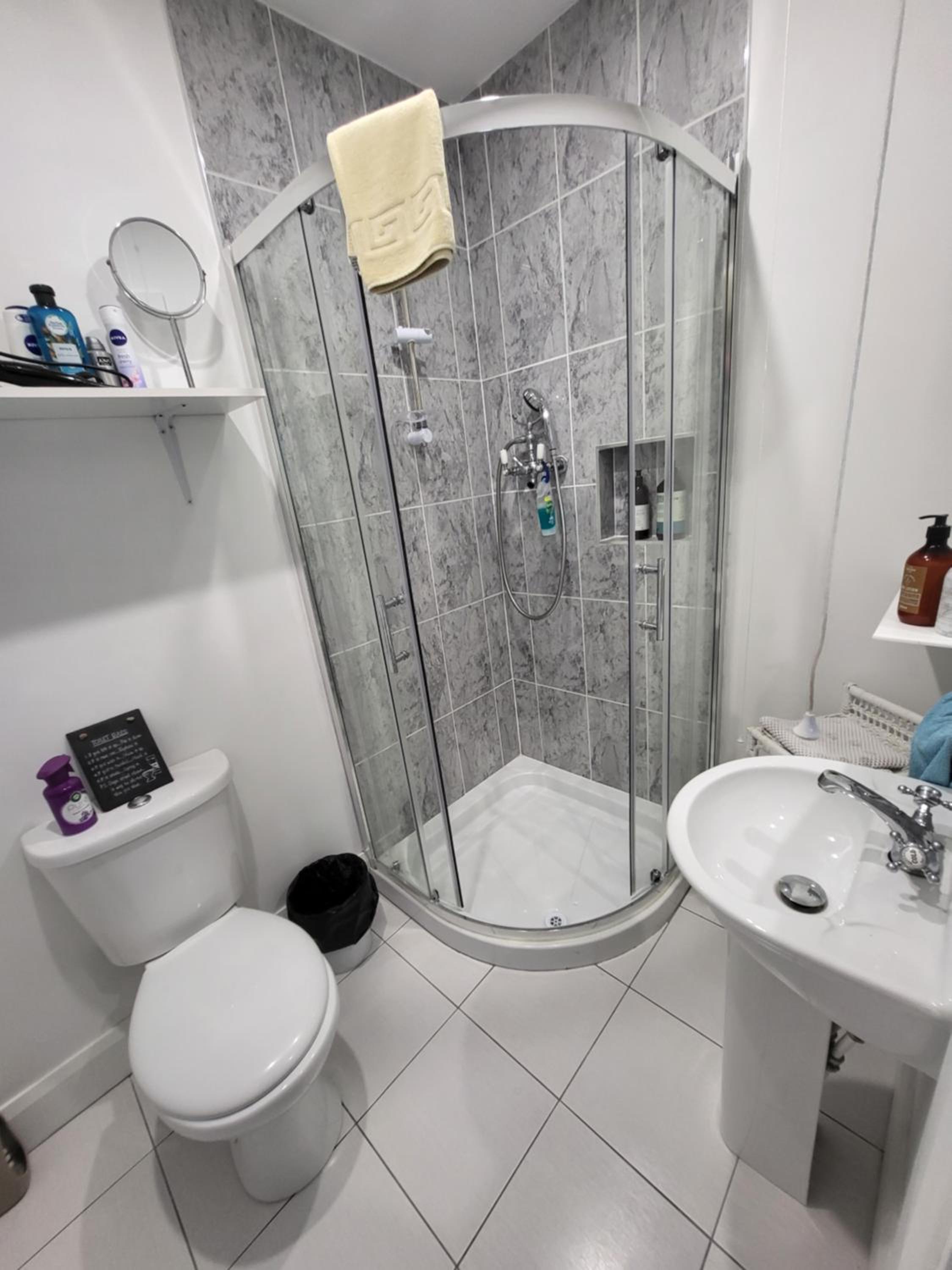 One-Bedroom Apartment photo 2