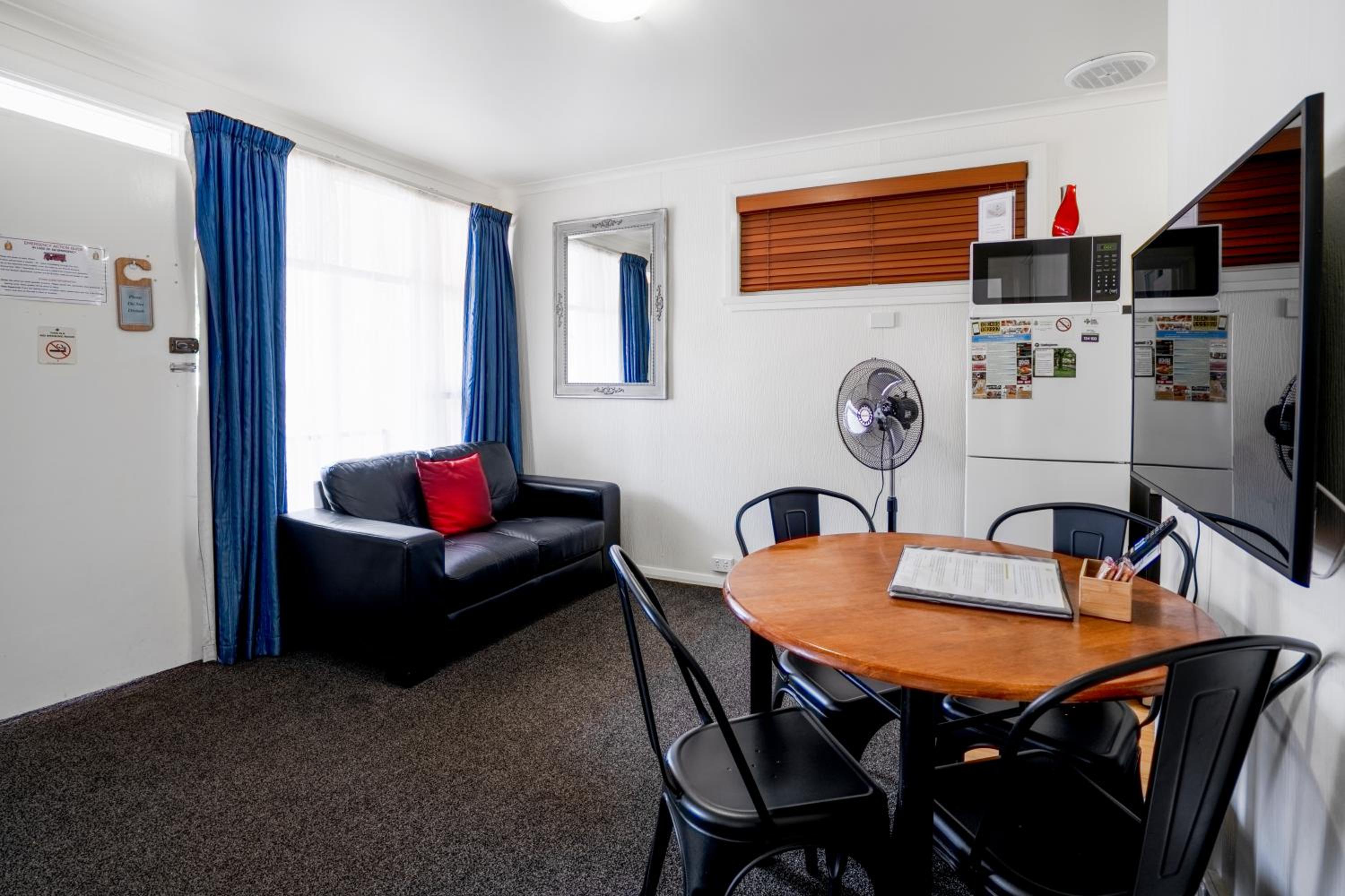 Economy Two-Bedroom Apartment - Photo 5