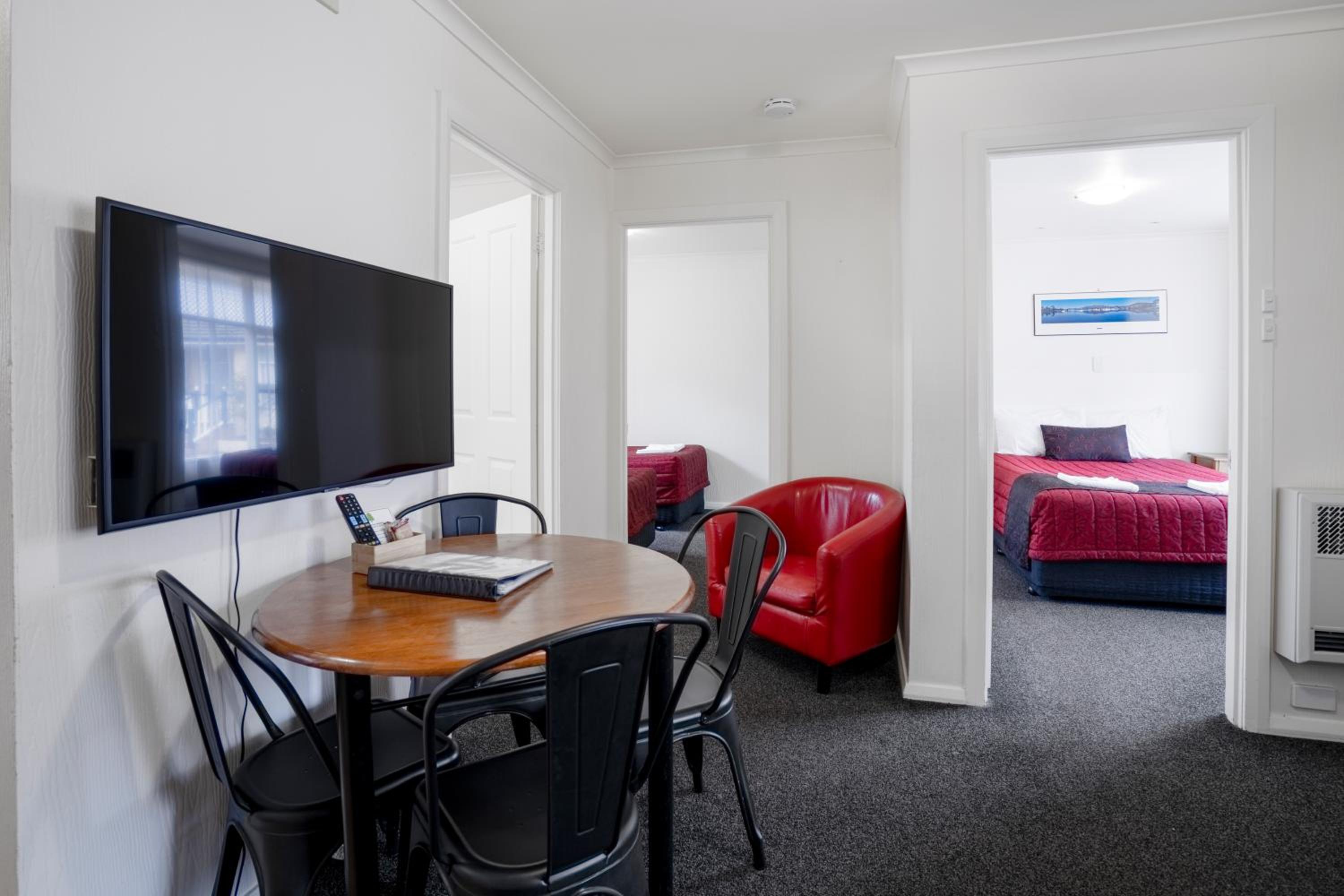 Economy Two-Bedroom Apartment - Photo 3