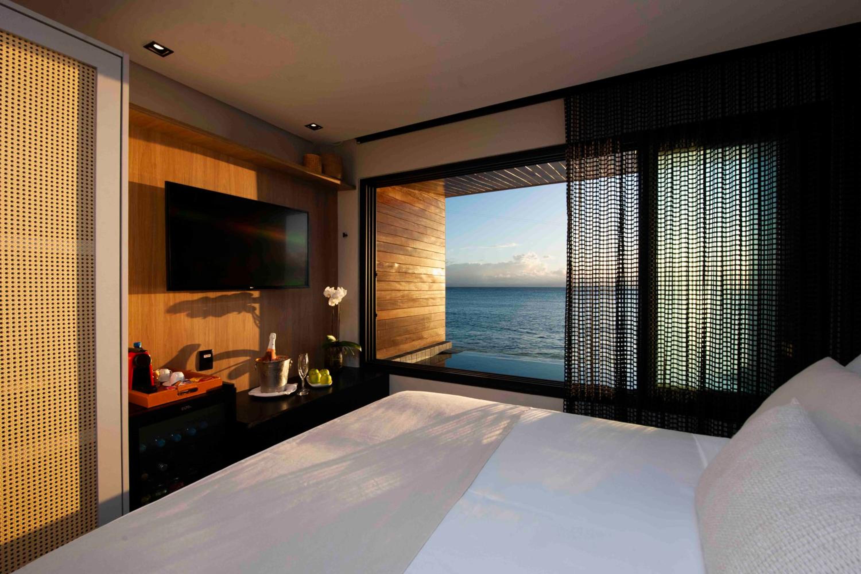 Deluxe Double Room with Sea View and Private Pool - Photo 1