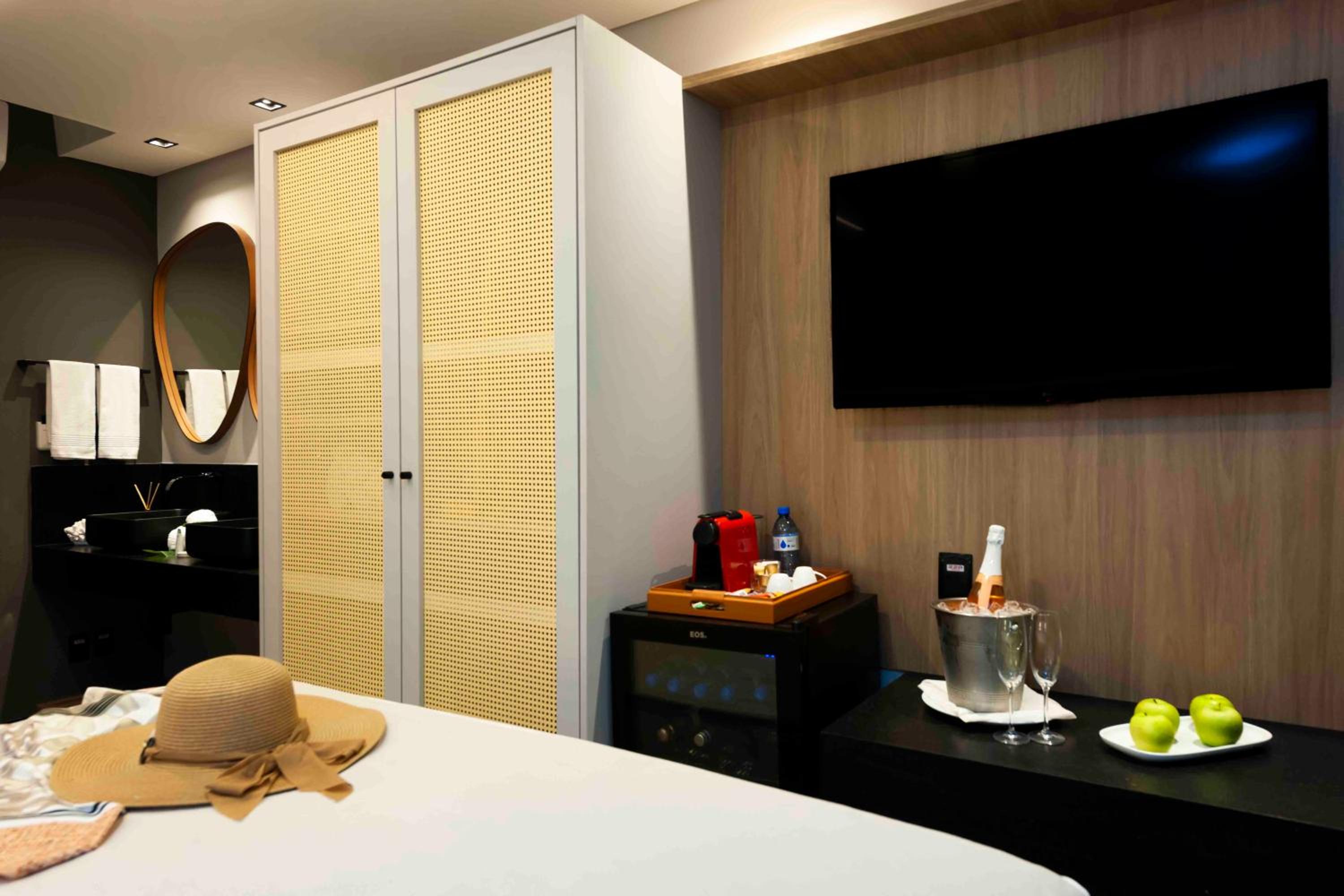 Deluxe Double Room with Sea View and Private Pool - Photo 3