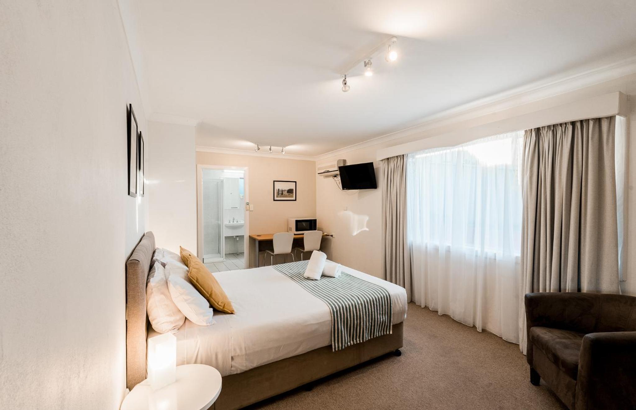 Standard Queen Room photo 2