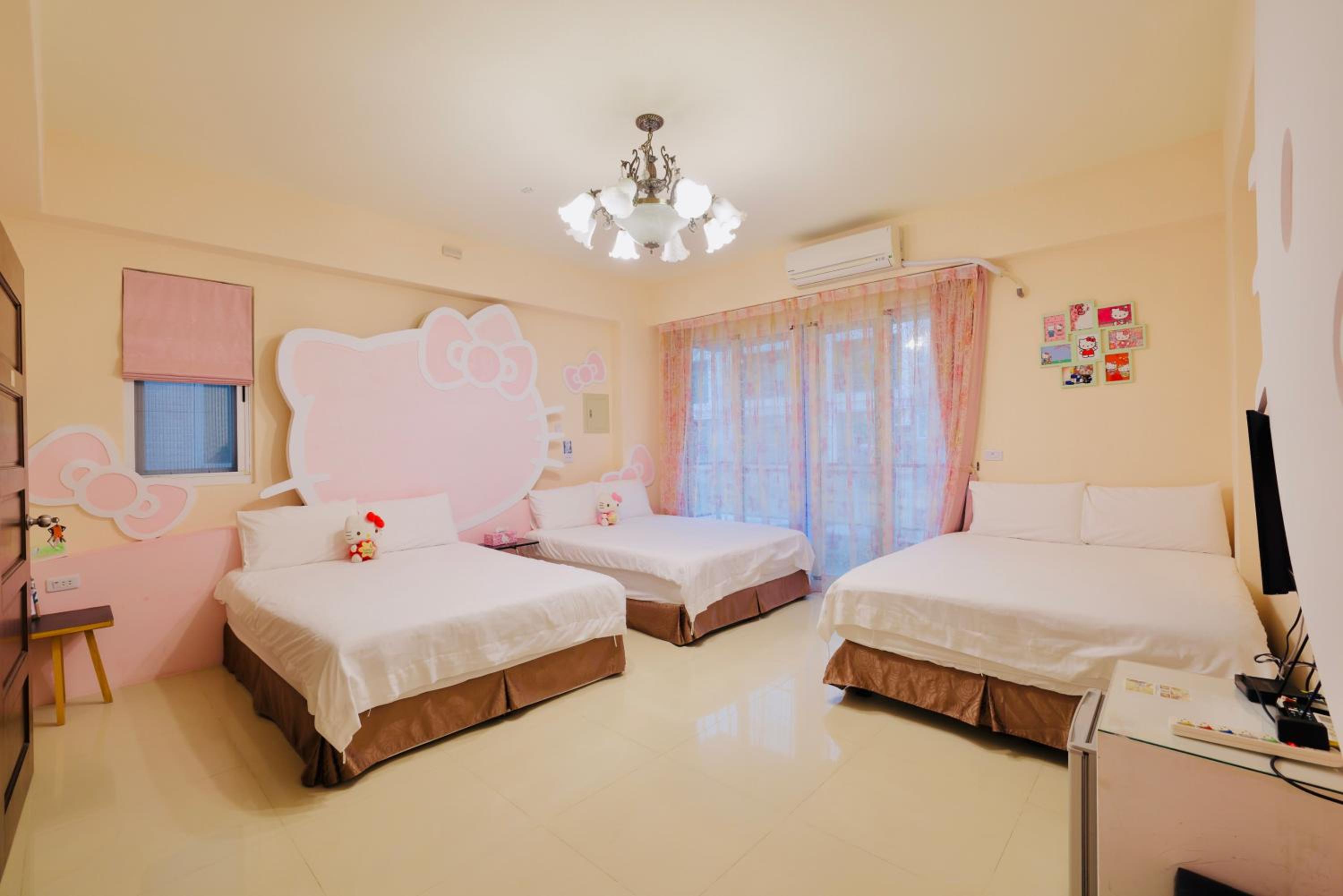 Family Room with Private Bathroom photo 1