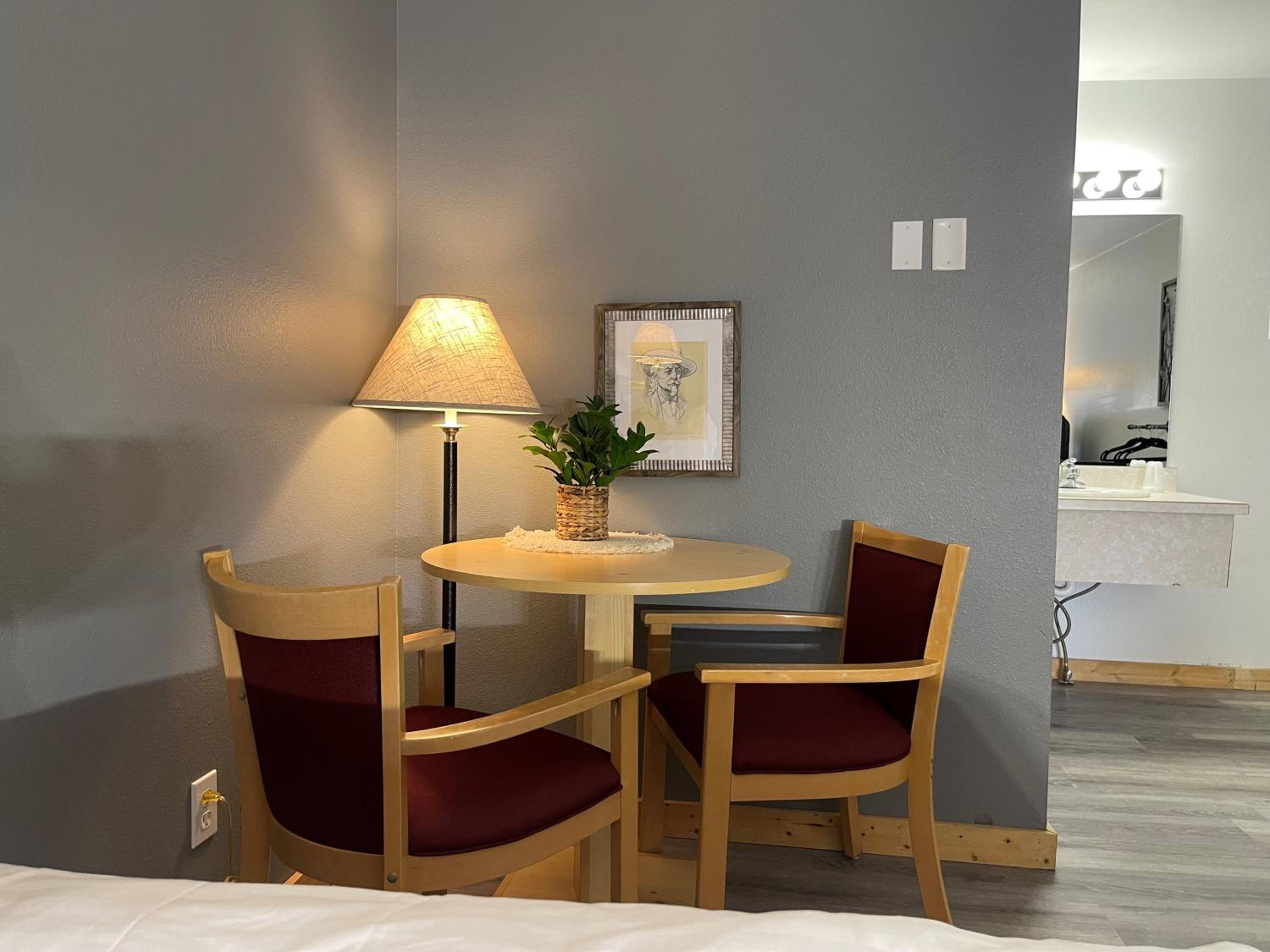 Queen Room with Two Queen Beds photo 1