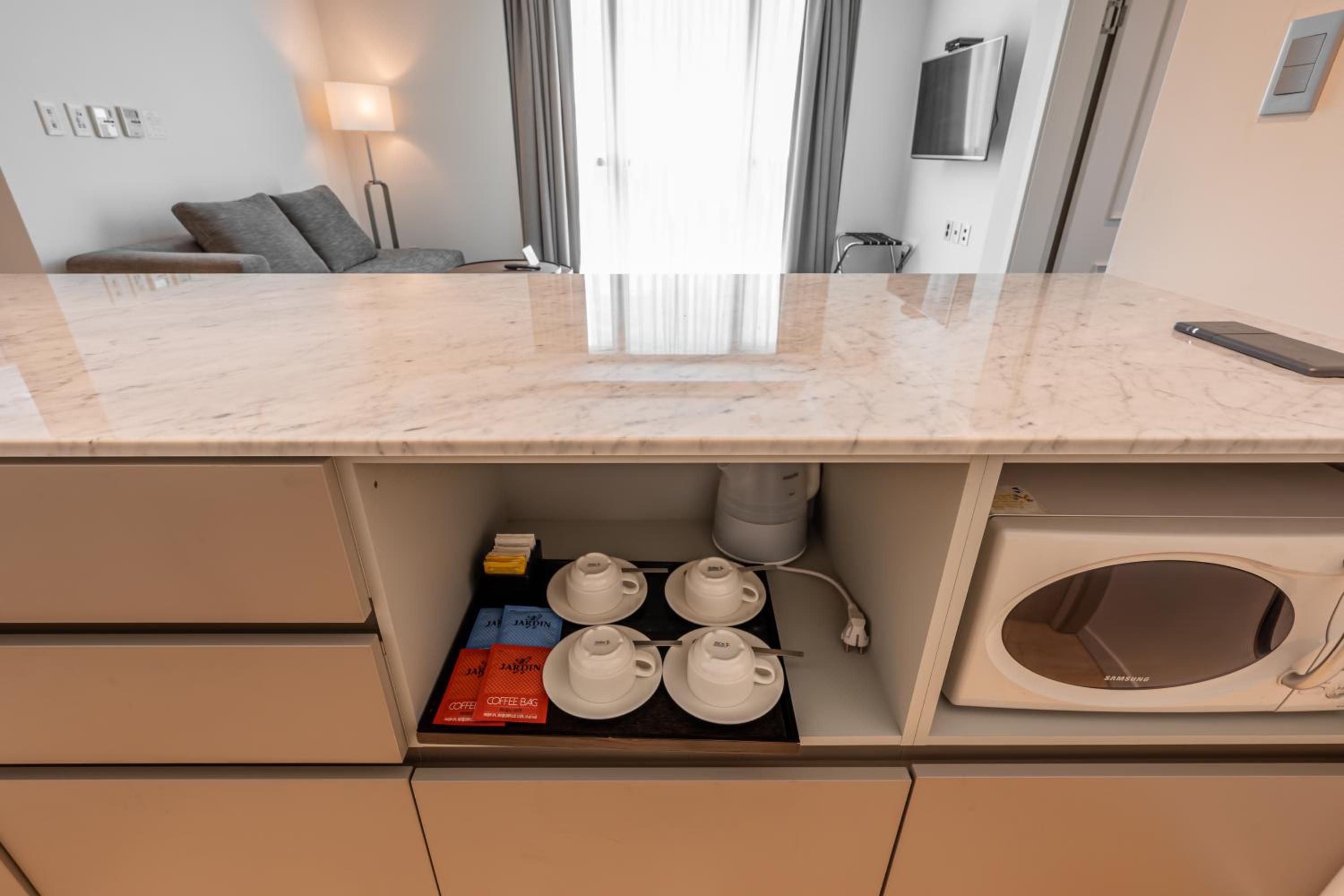 Suite - Photo 9