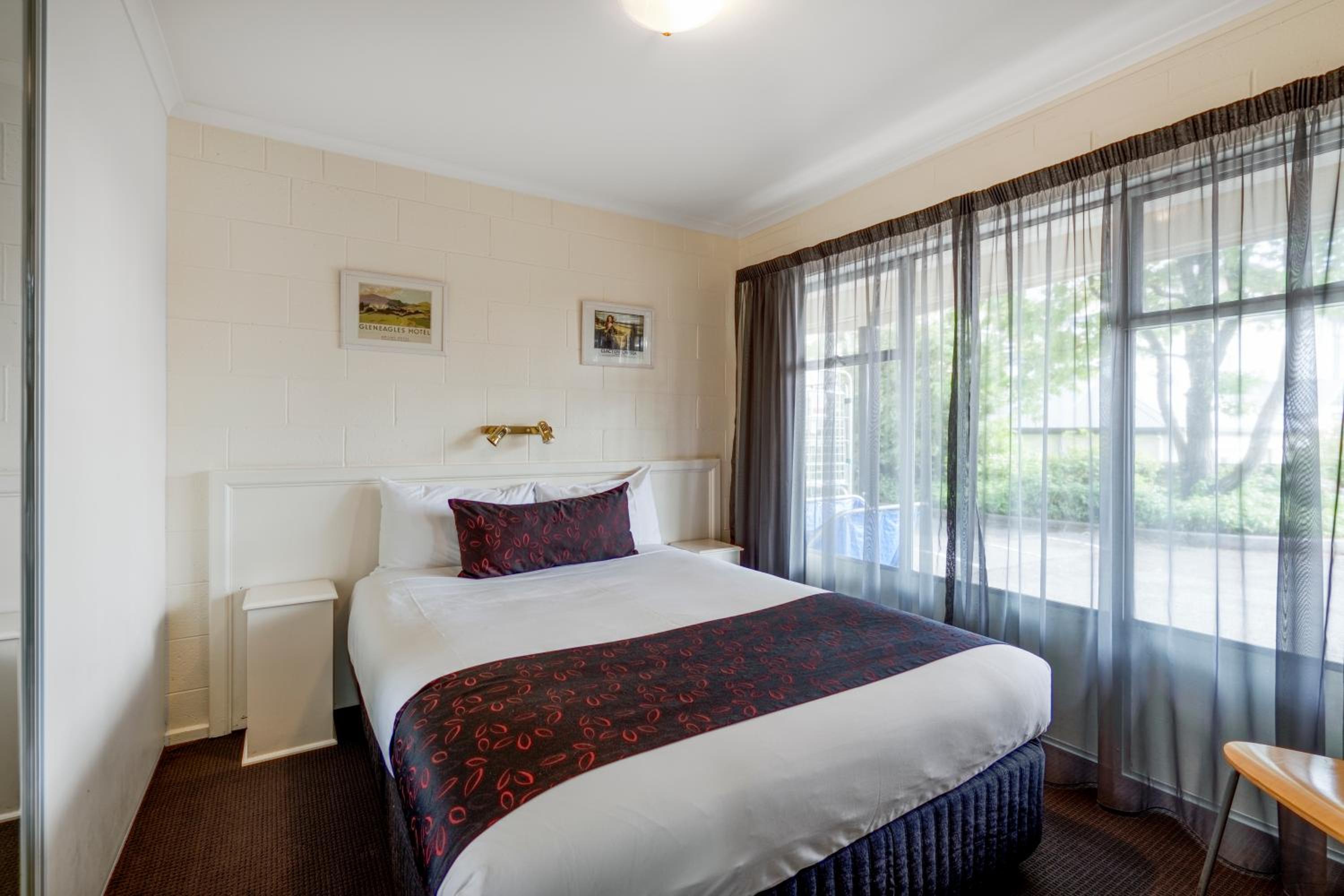 Two-Bedroom Apartment (4 Adults)