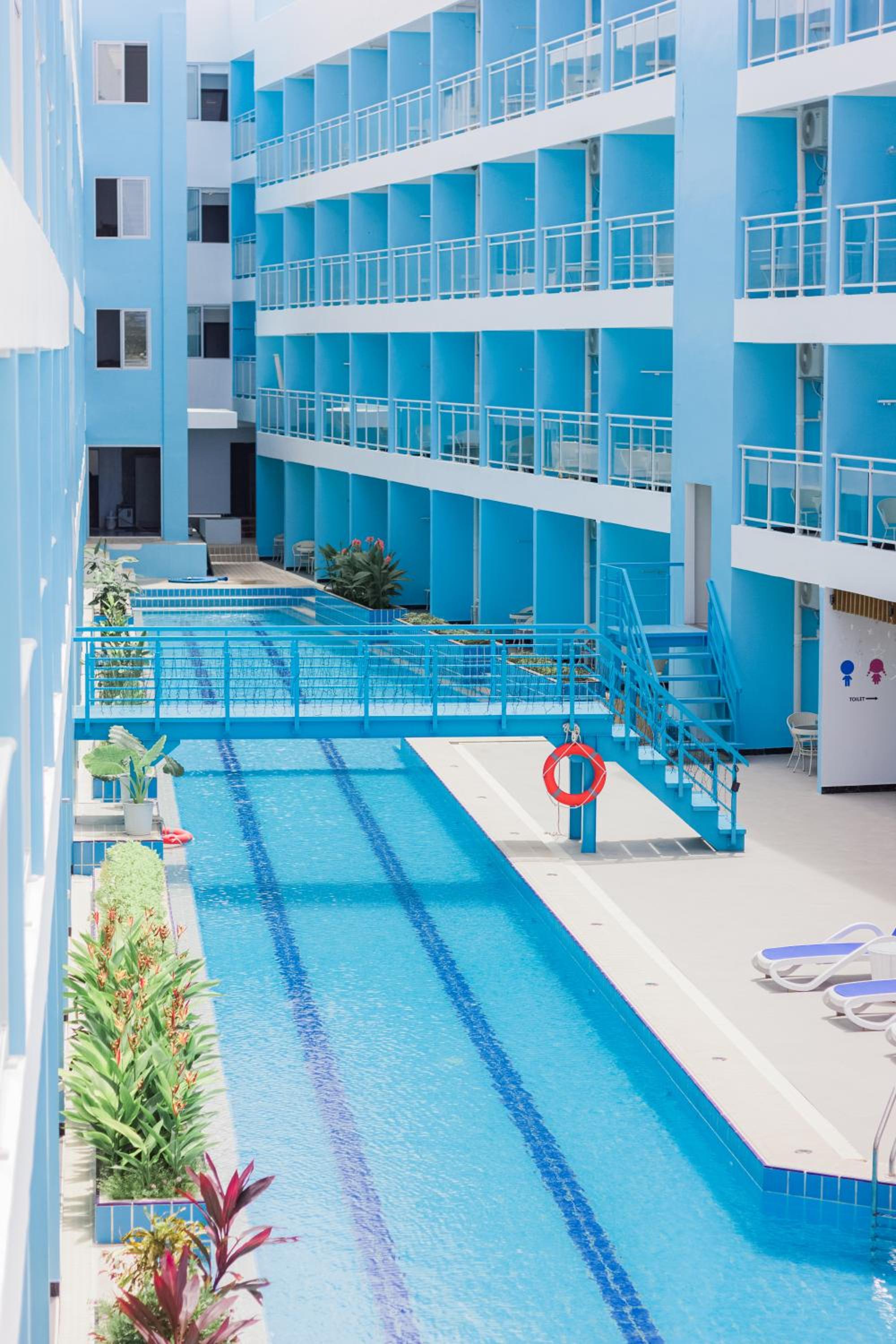 Twin Room with Pool View - Photo 45