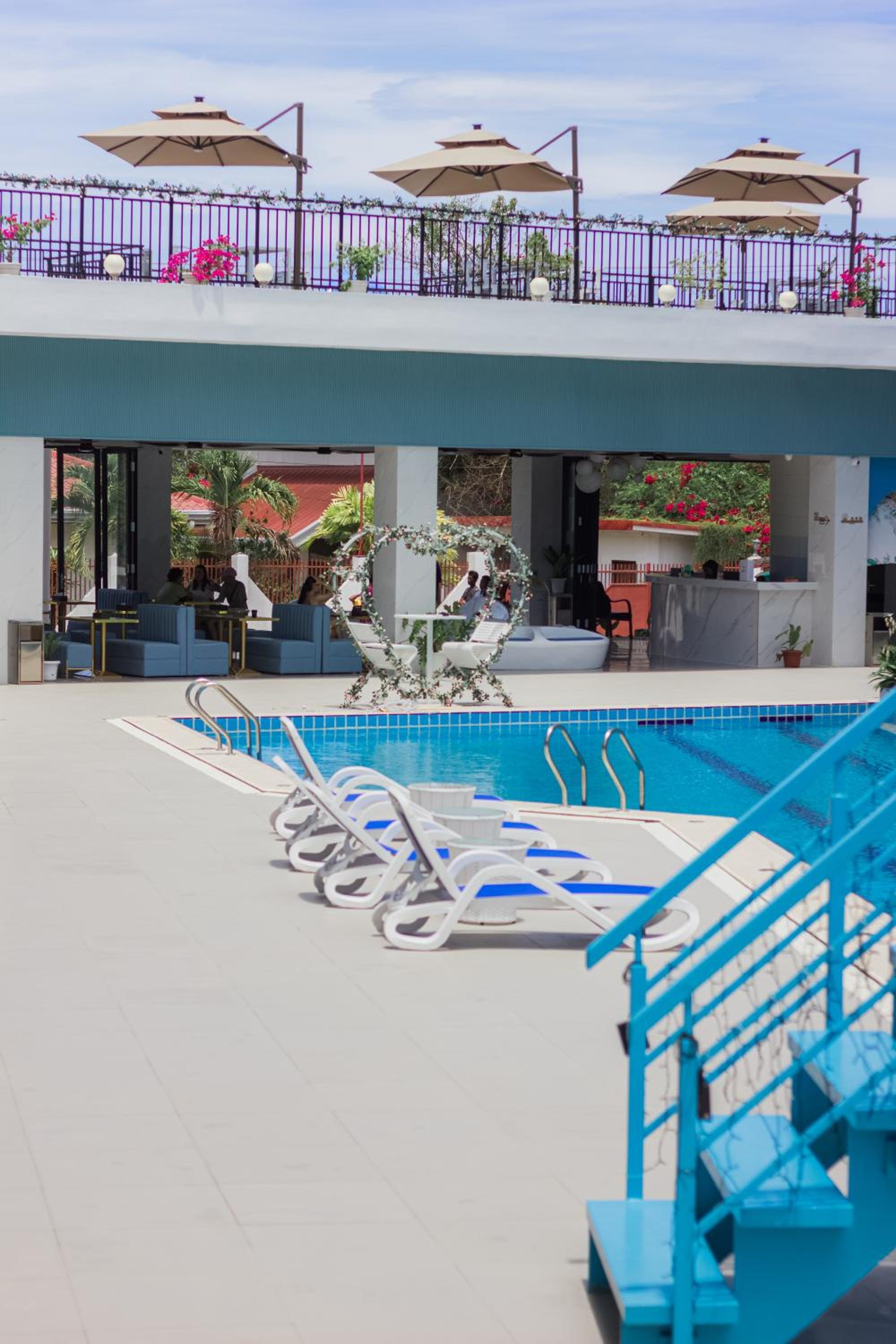 Twin Room with Pool View - Photo 49