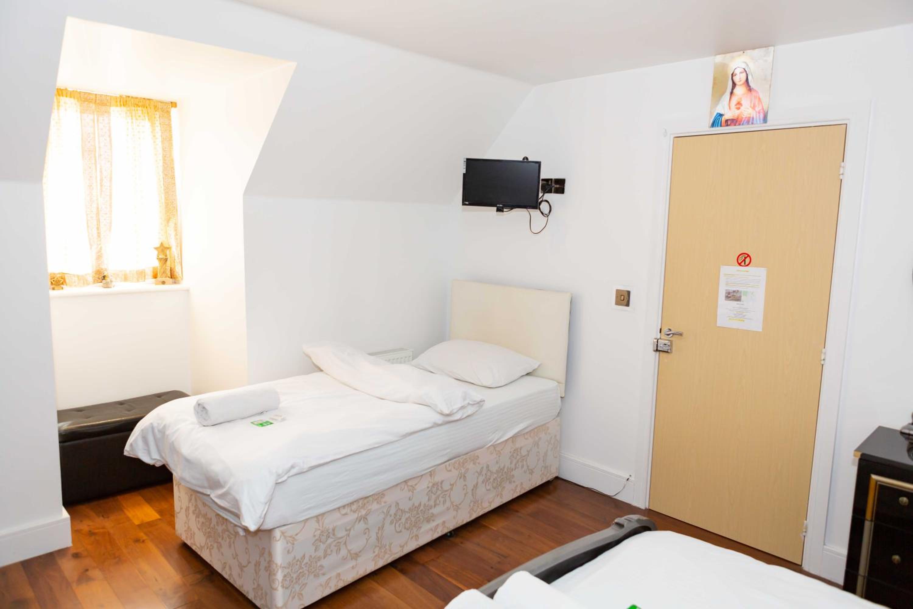 Classic Triple Room photo 3
