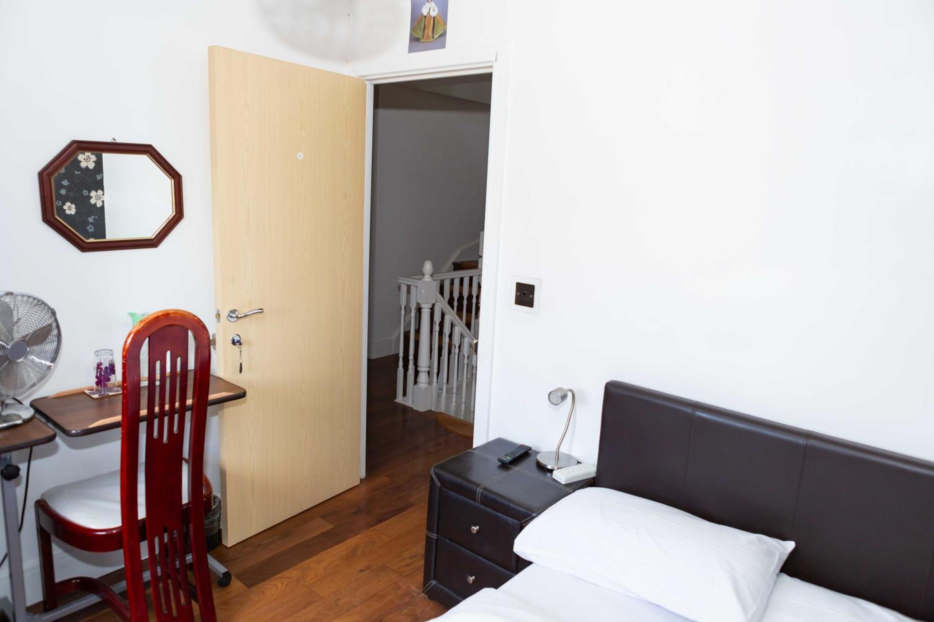 Small Double Room photo 2