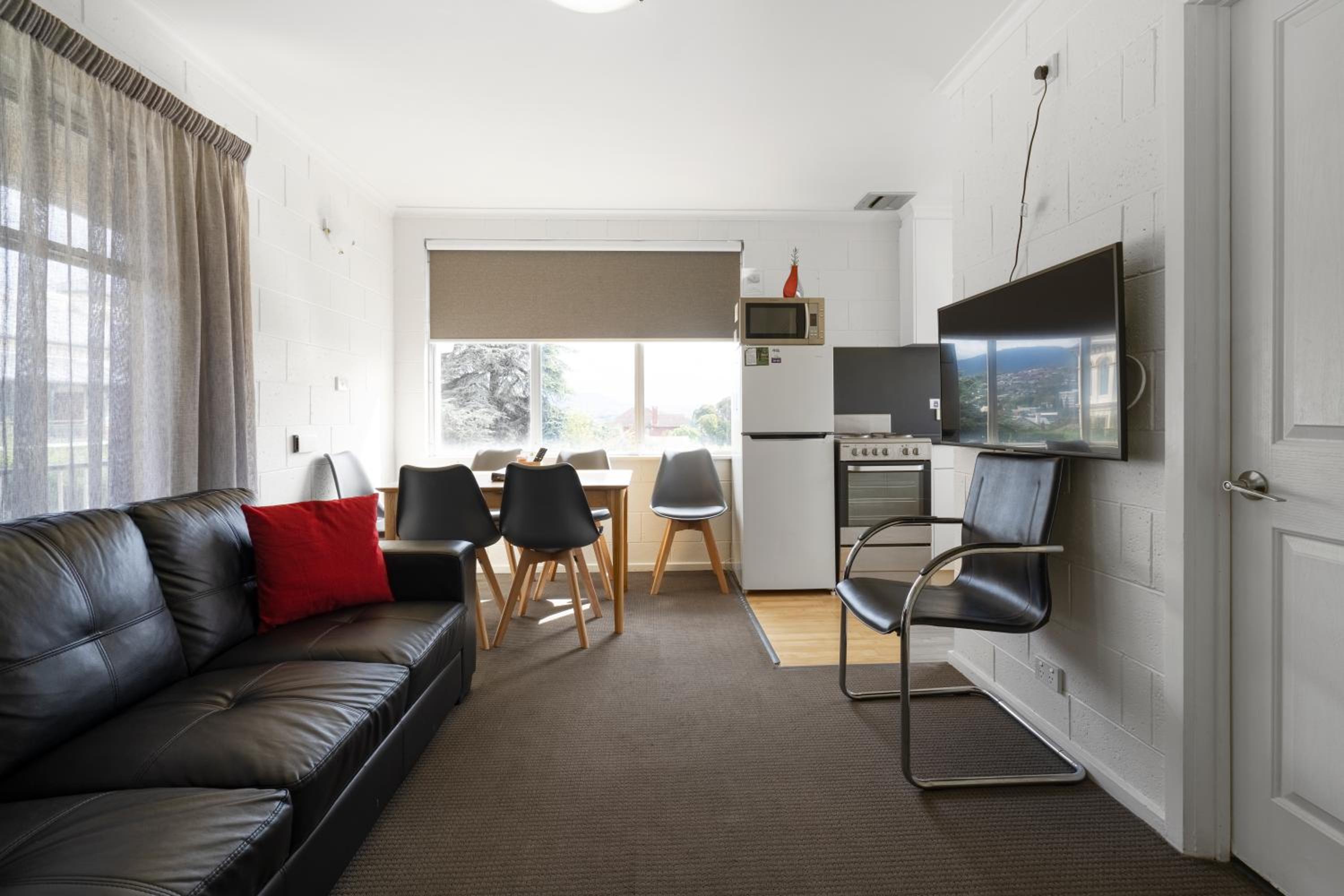 Two-Bedroom Apartment thumbnail 6