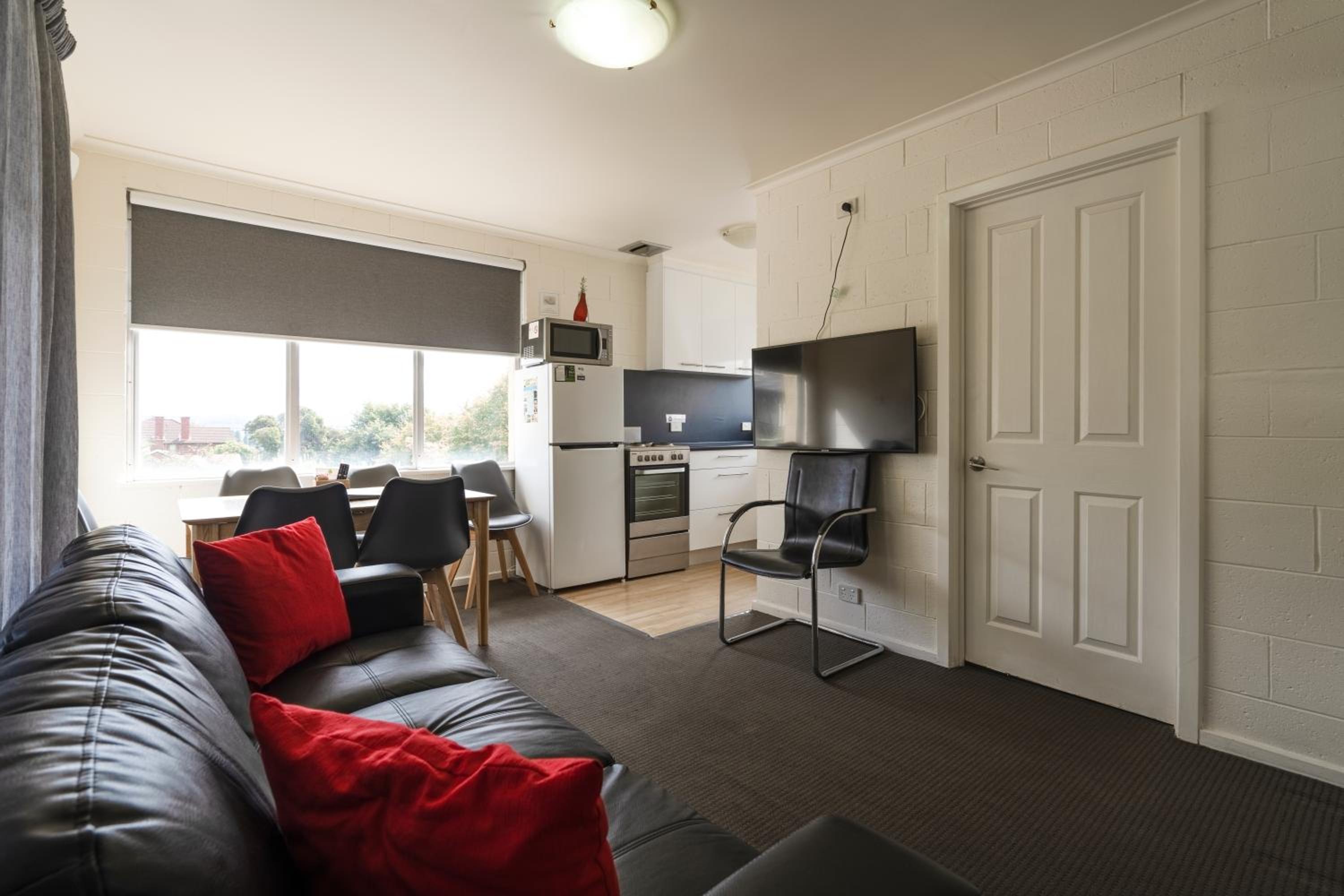 Two-Bedroom Apartment thumbnail 6