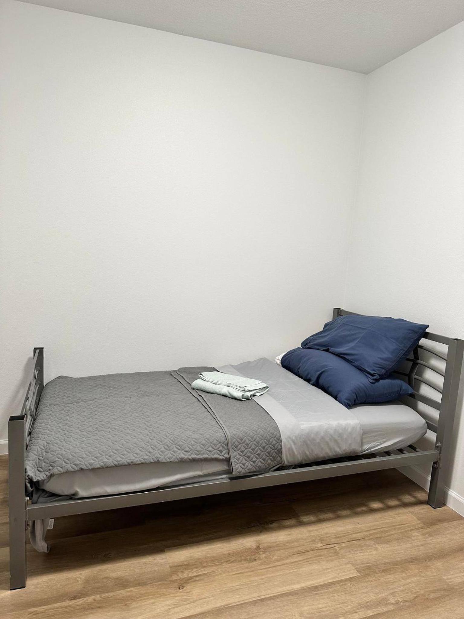Budget Single Room photo 2