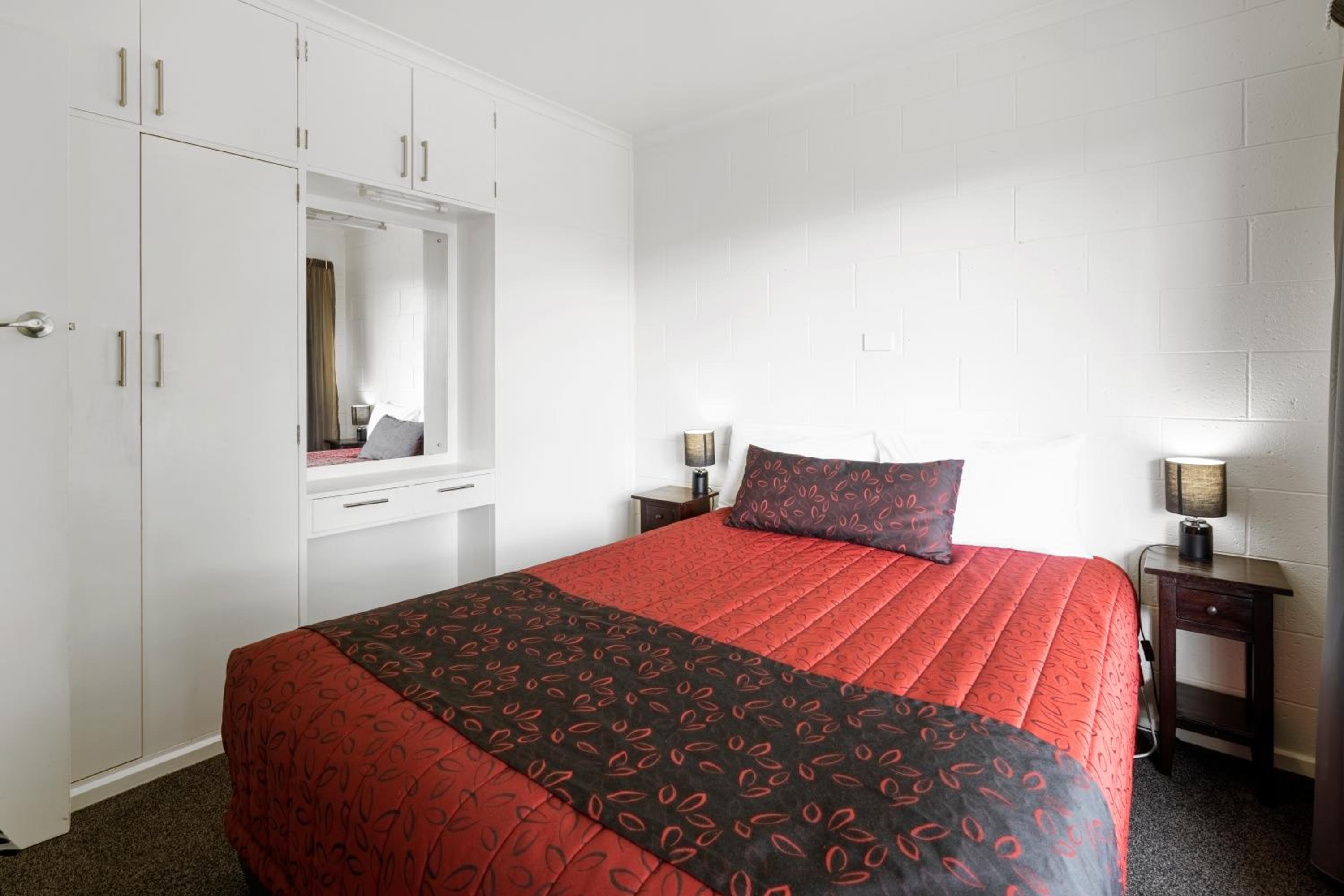 Two-Bedroom Apartment (5 Adults) - Photo 7