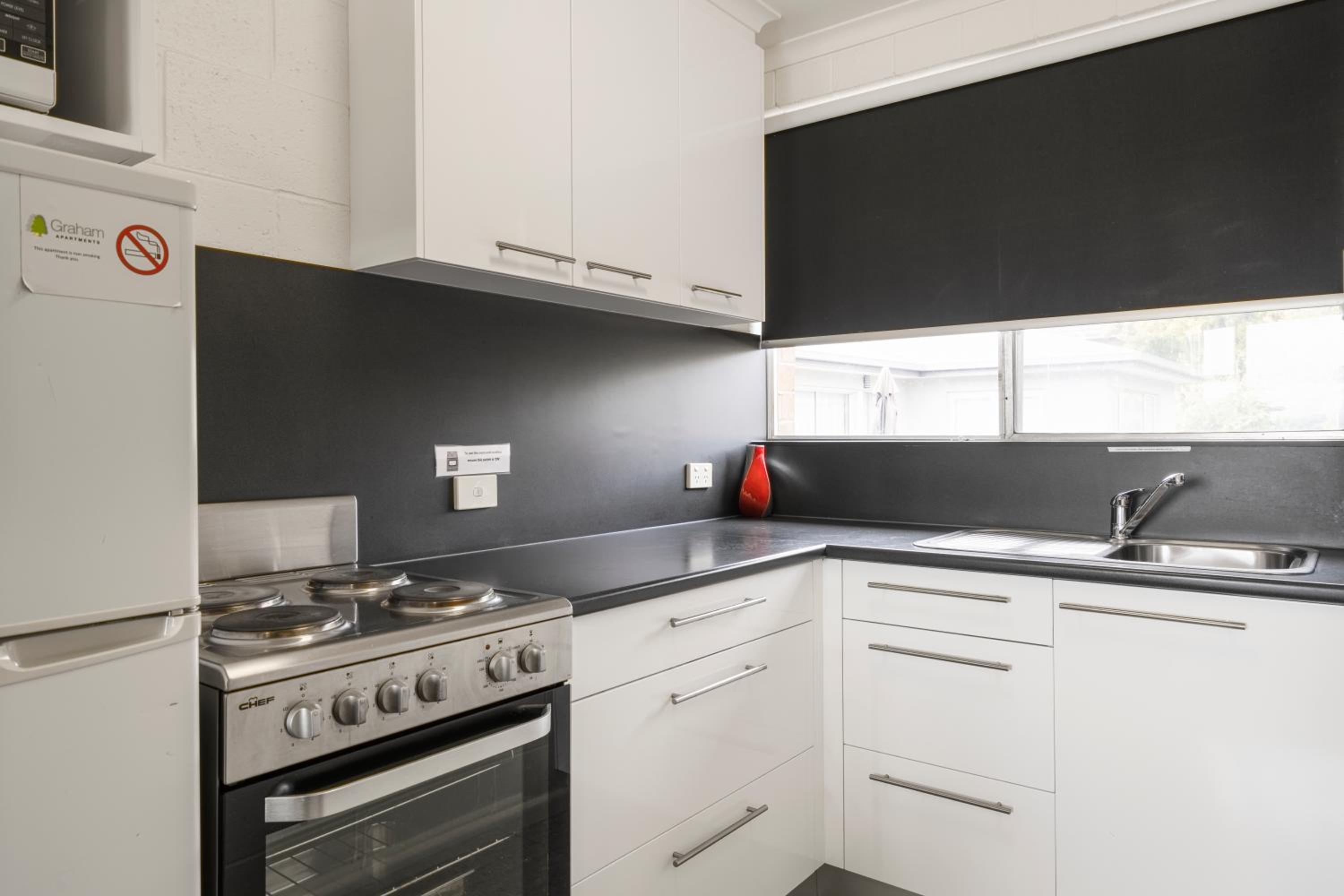 Two-Bedroom Apartment (5 Adults) - Photo 9